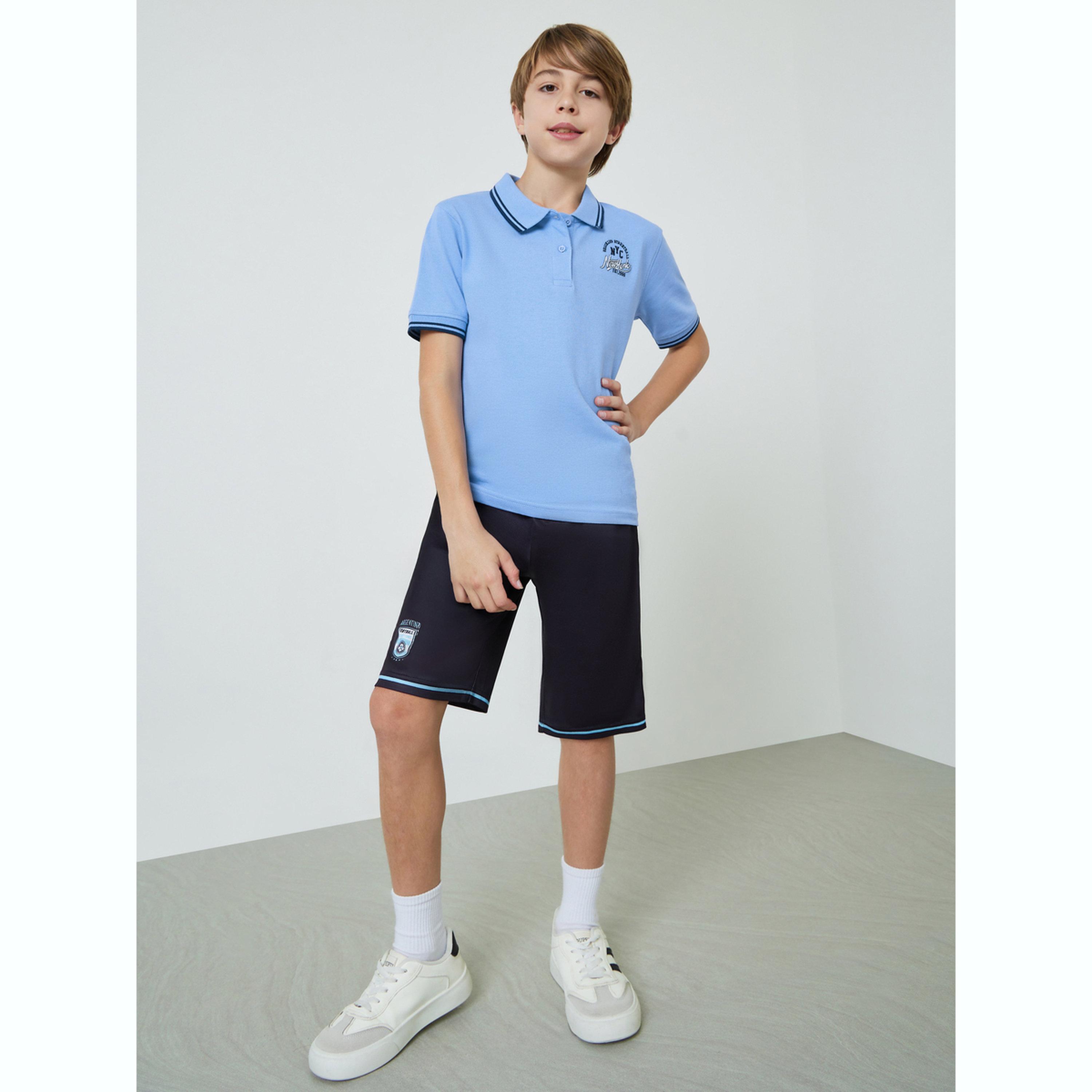 تيشيرت بولو بتفاصيل مُطرّزة مستوحاة من كرة القدم-boys-clothing-tshirtsandpolos-image-2