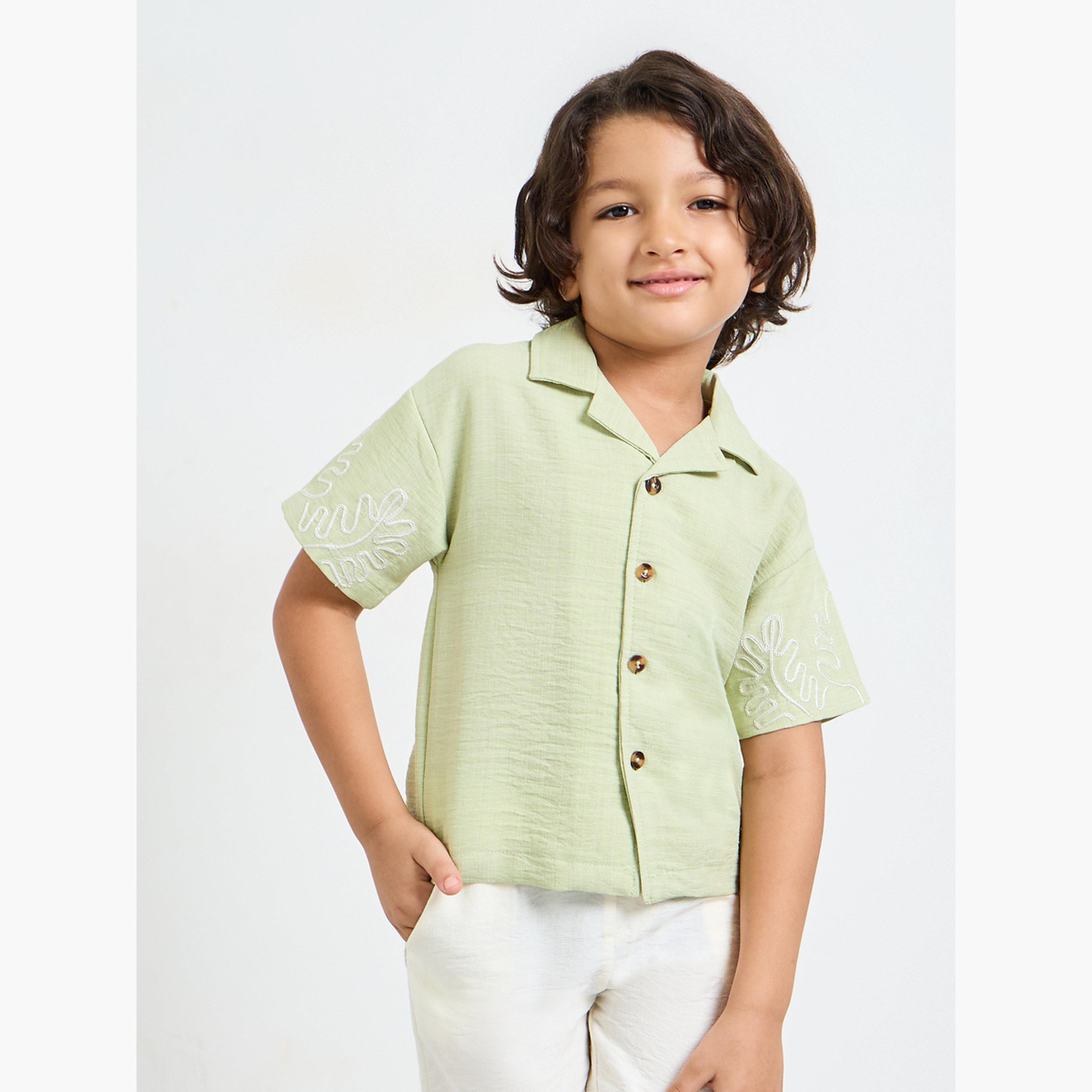 قميص بياقة ريزورت مع تطريز للأولاد-boys-clothing-shirts-image-1