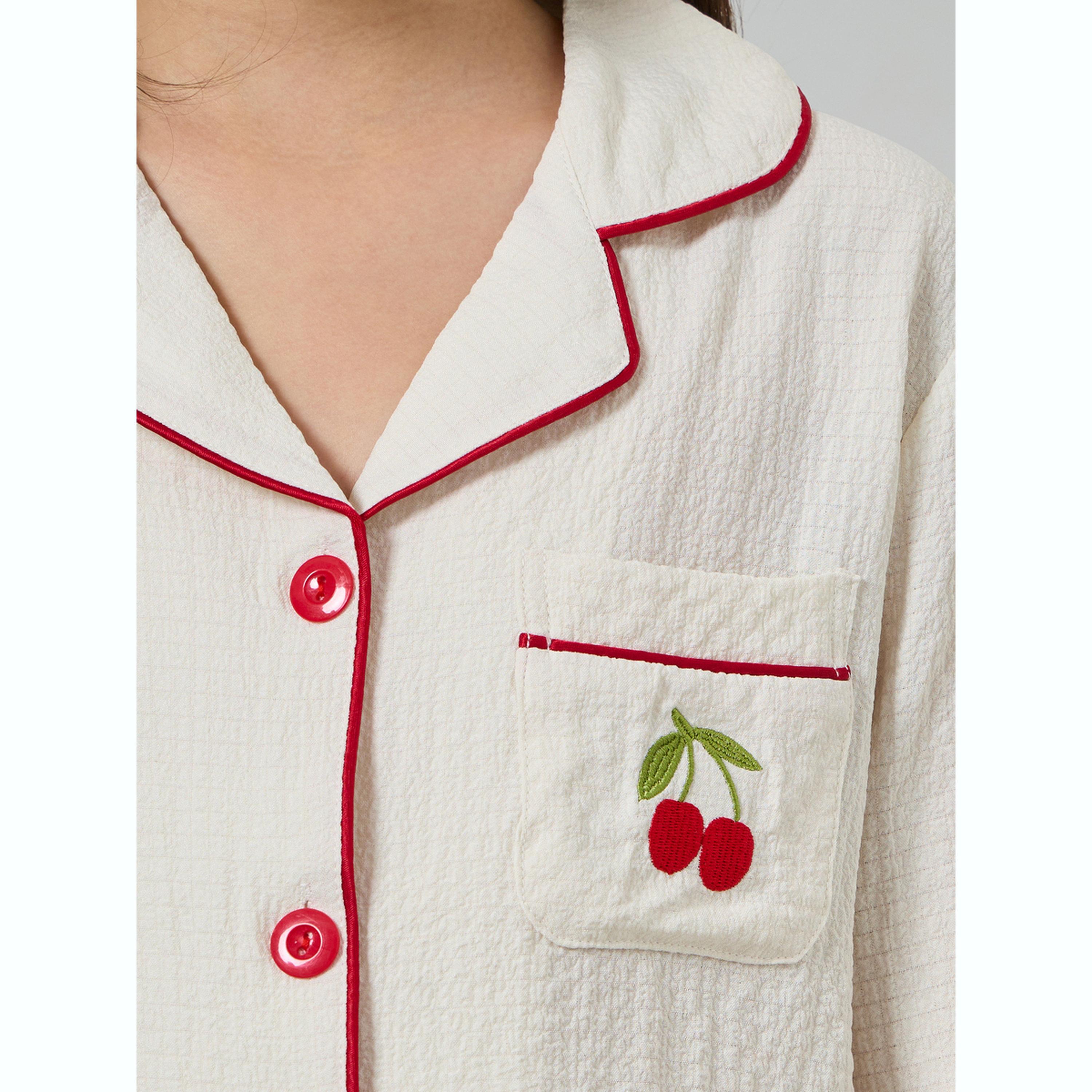 طقم بيجاما من بنطال وبلوزة بأكمام طويلة وتفاصيل بارزة الملمس-girls-clothing-nightwear-image-6