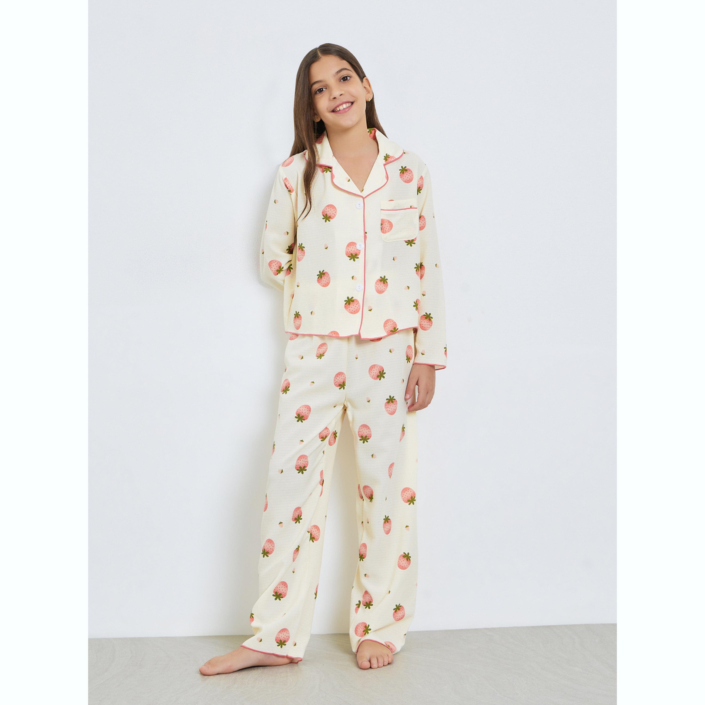 طقم بيجاما من بنطال وبلوزة وطبعة فراولة-girls-clothing-nightwear-image-1