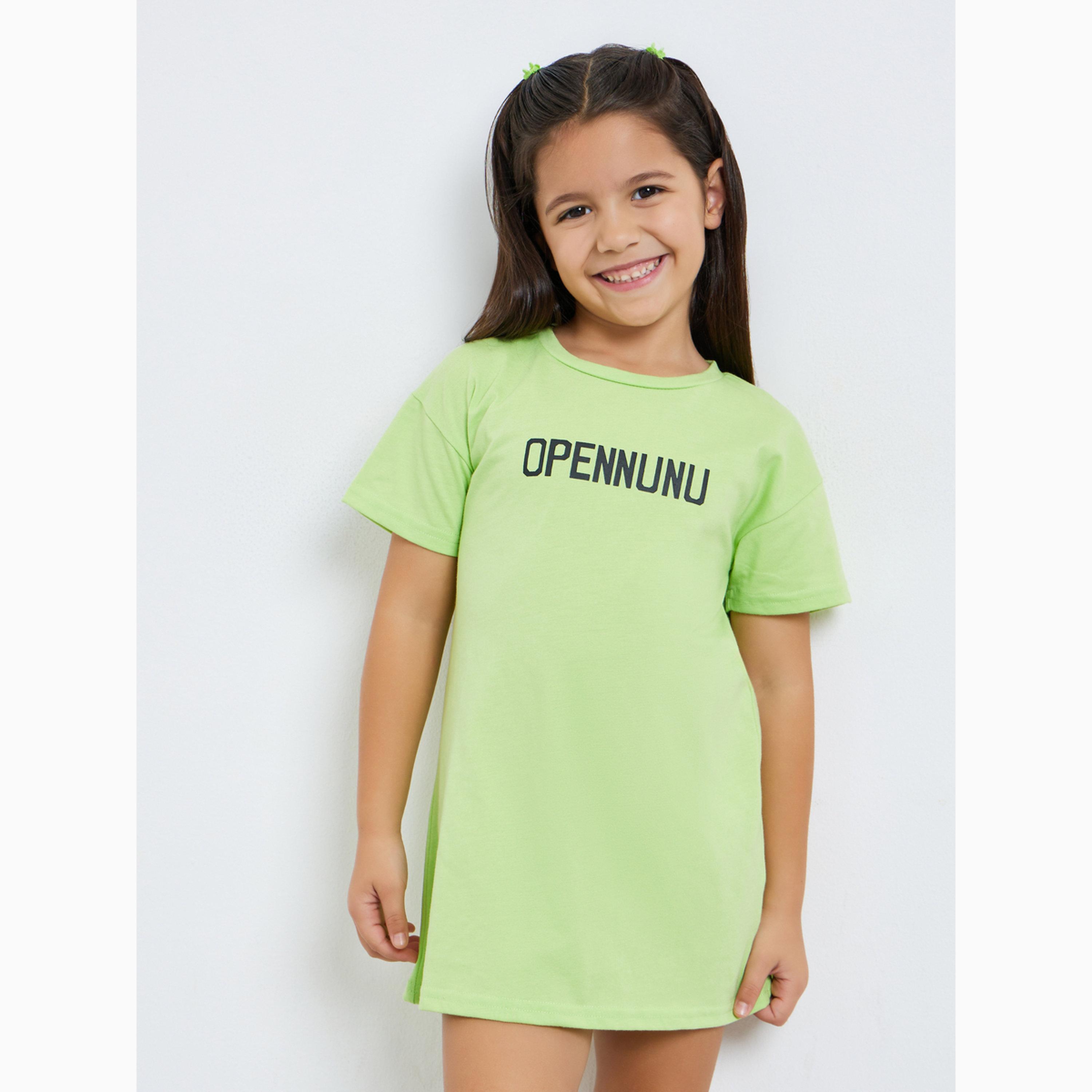 مجموعة من فستان كامي وتيشيرت بياقة دائرية بطبعة نصية-girls-clothing-setsandcoords-image-5