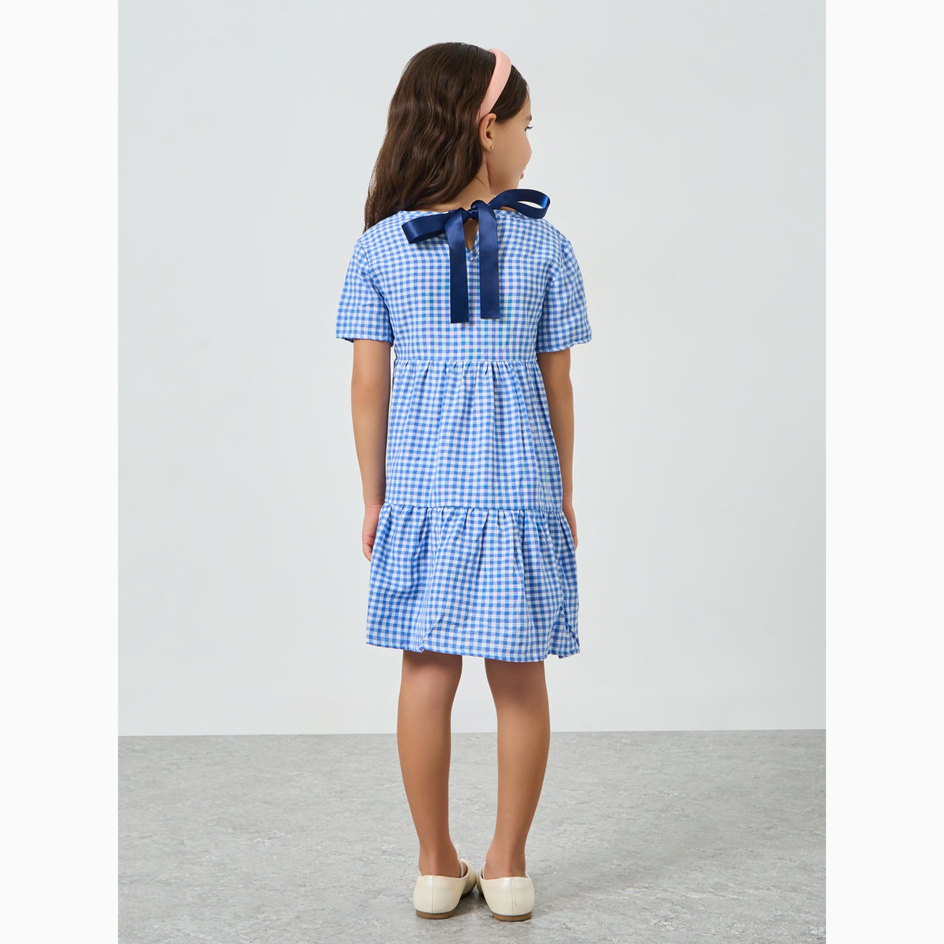 فستان بطبقات وأكمام قصيرة ونمط مربعات-girls-clothing-dressesandjumpsuits-image-4