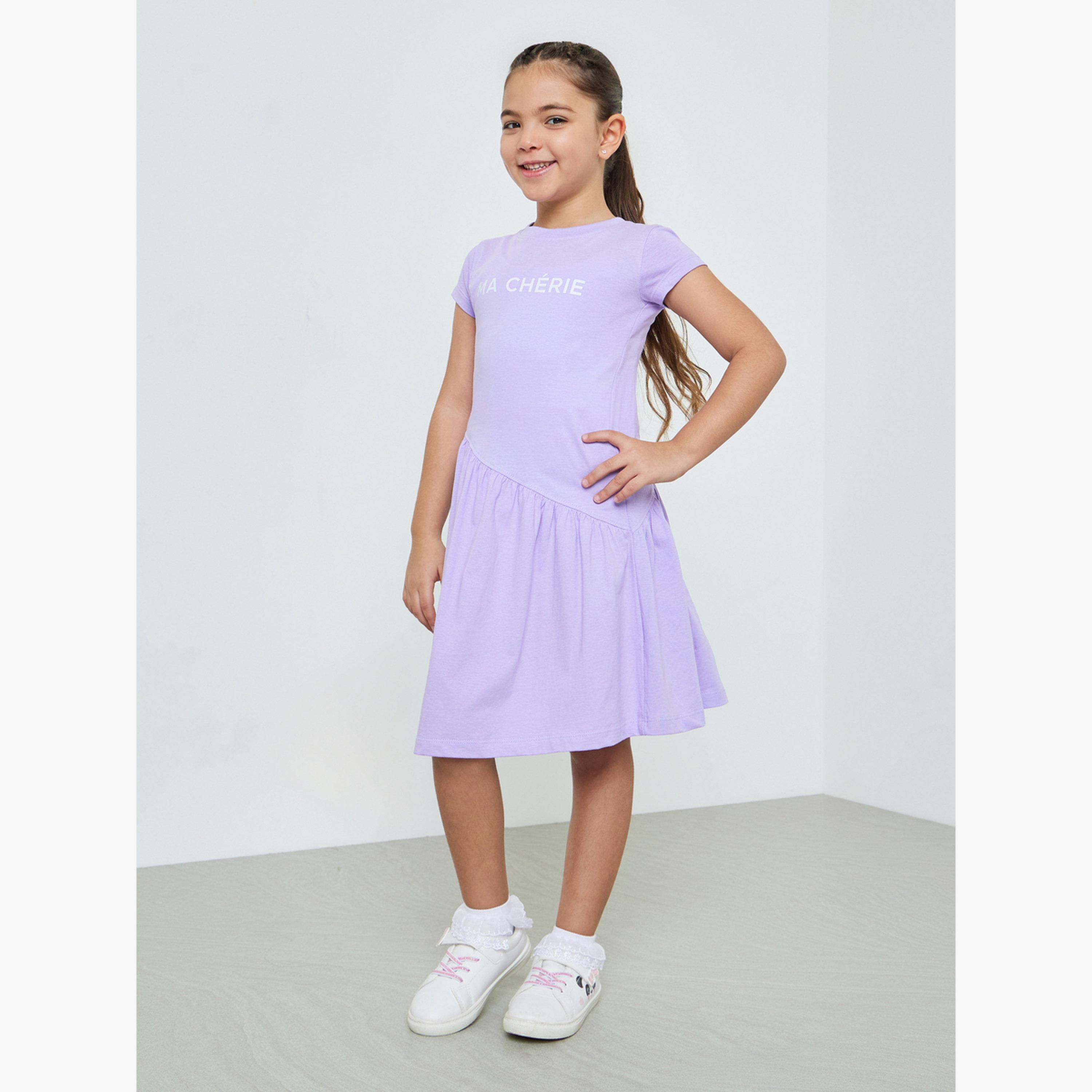 فستان تيشيرت بطبعة كتابة وياقة دائرية-girls-clothing-dressesandjumpsuits-image-2