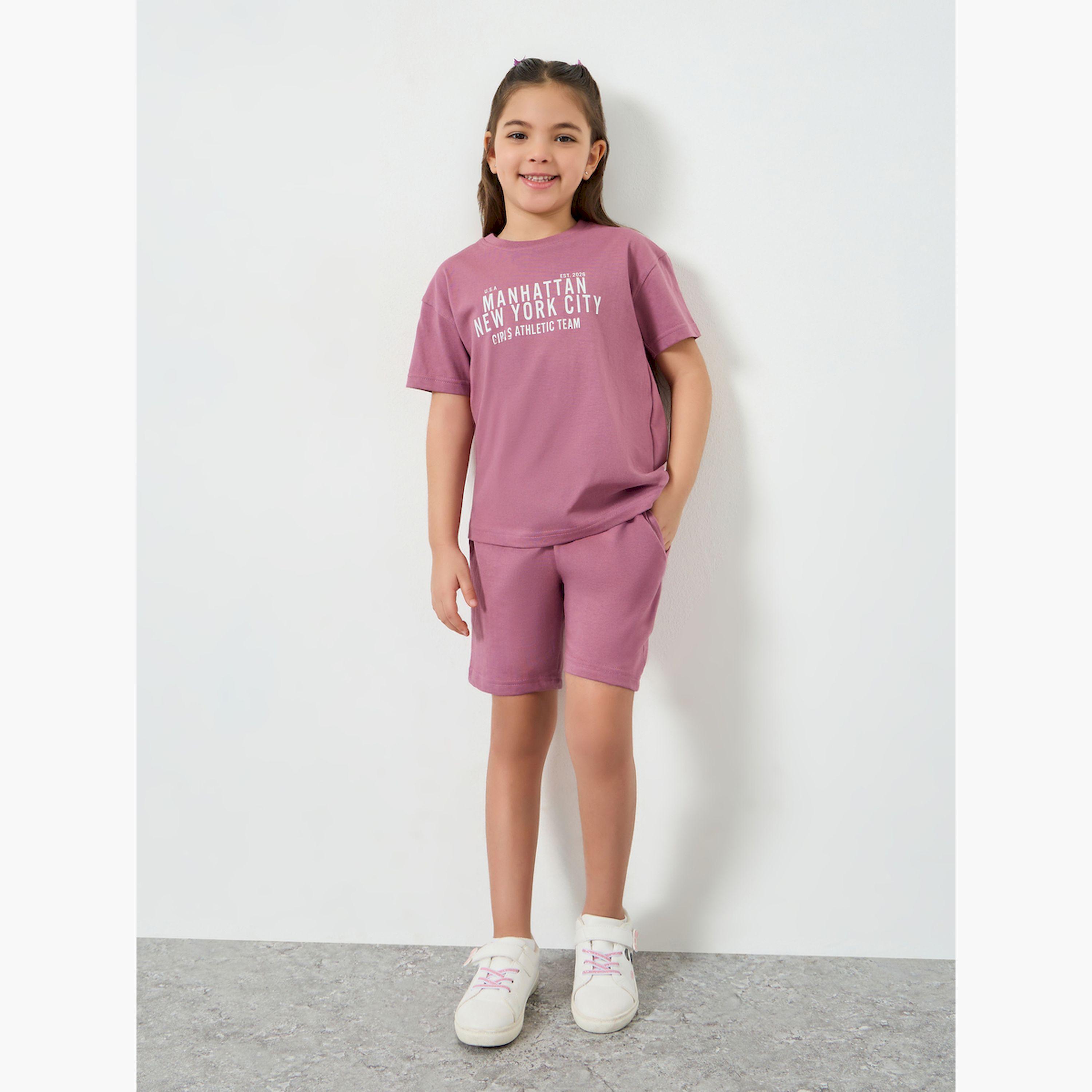 مجموعة من شورت وتيشيرت بقصة واسعة جداً بطبعات نصية للبنات-girls-clothing-setsandcoords-image-2