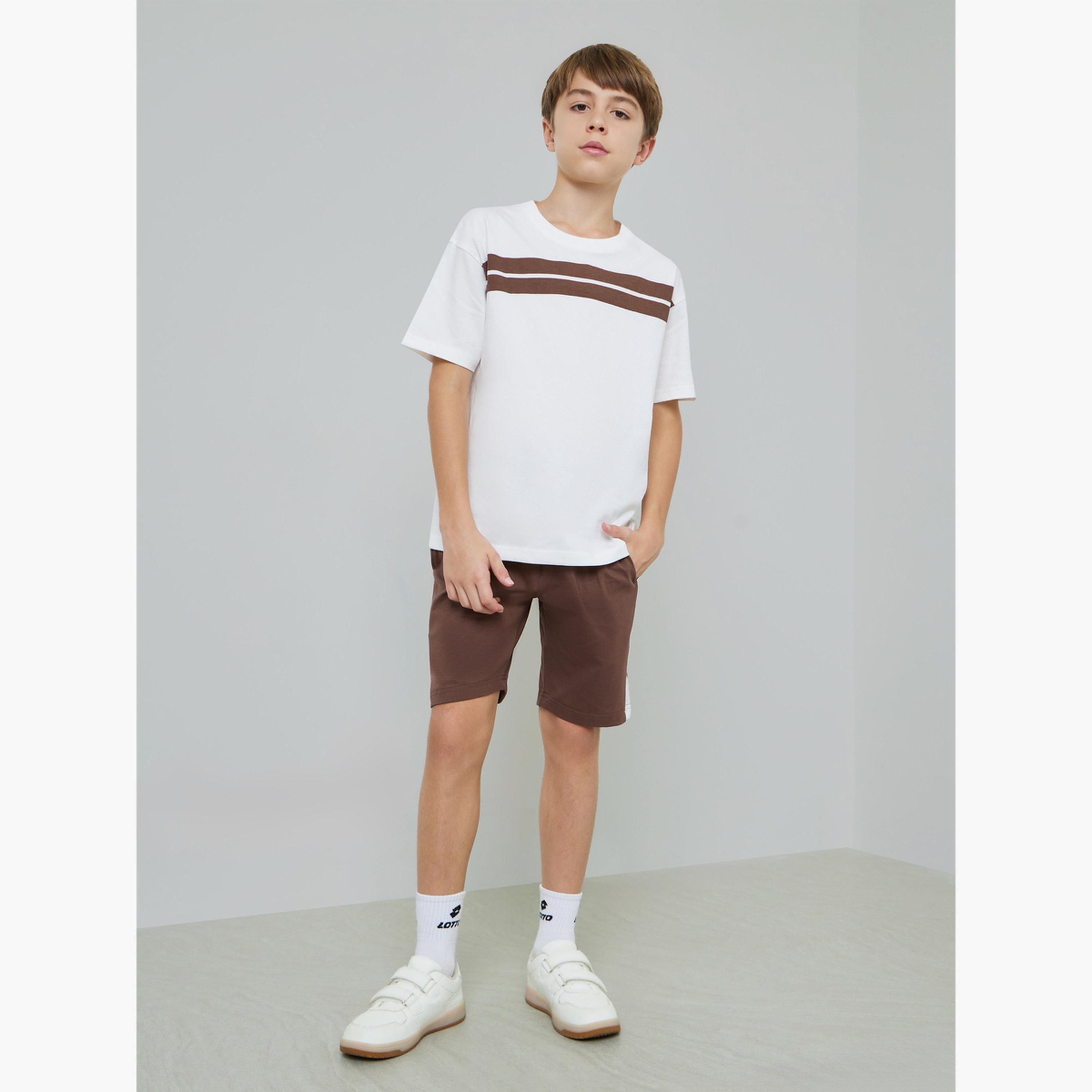 مجموعة من شورت وتيشيرت واسع مخطط للأولاد-boys-clothing-setsandcoords-image-2