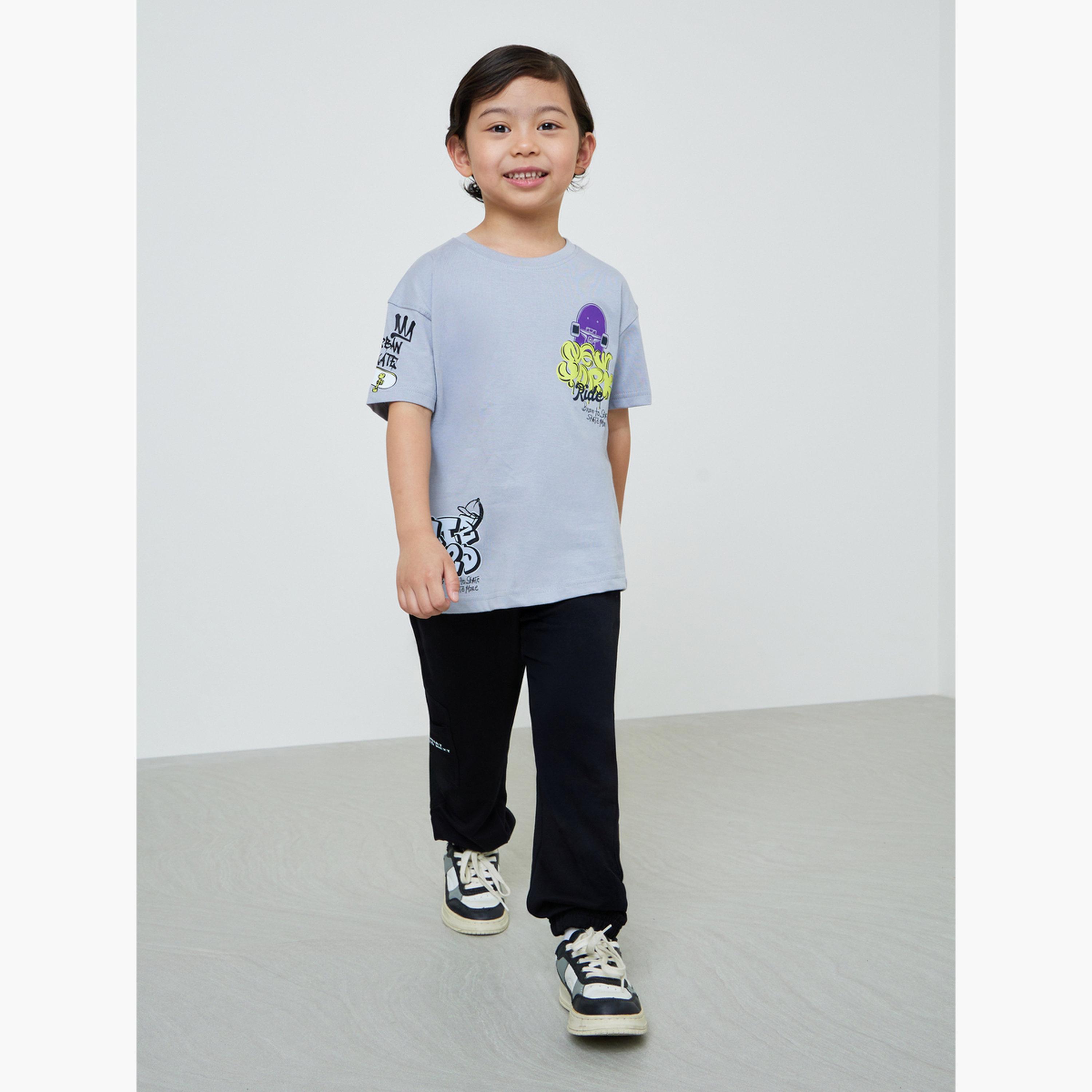 تيشيرت للأطفال بطبعة جرافيك وقصة فضفاضة باللون الرمادي-boys-clothing-tshirtsandpolos-image-2