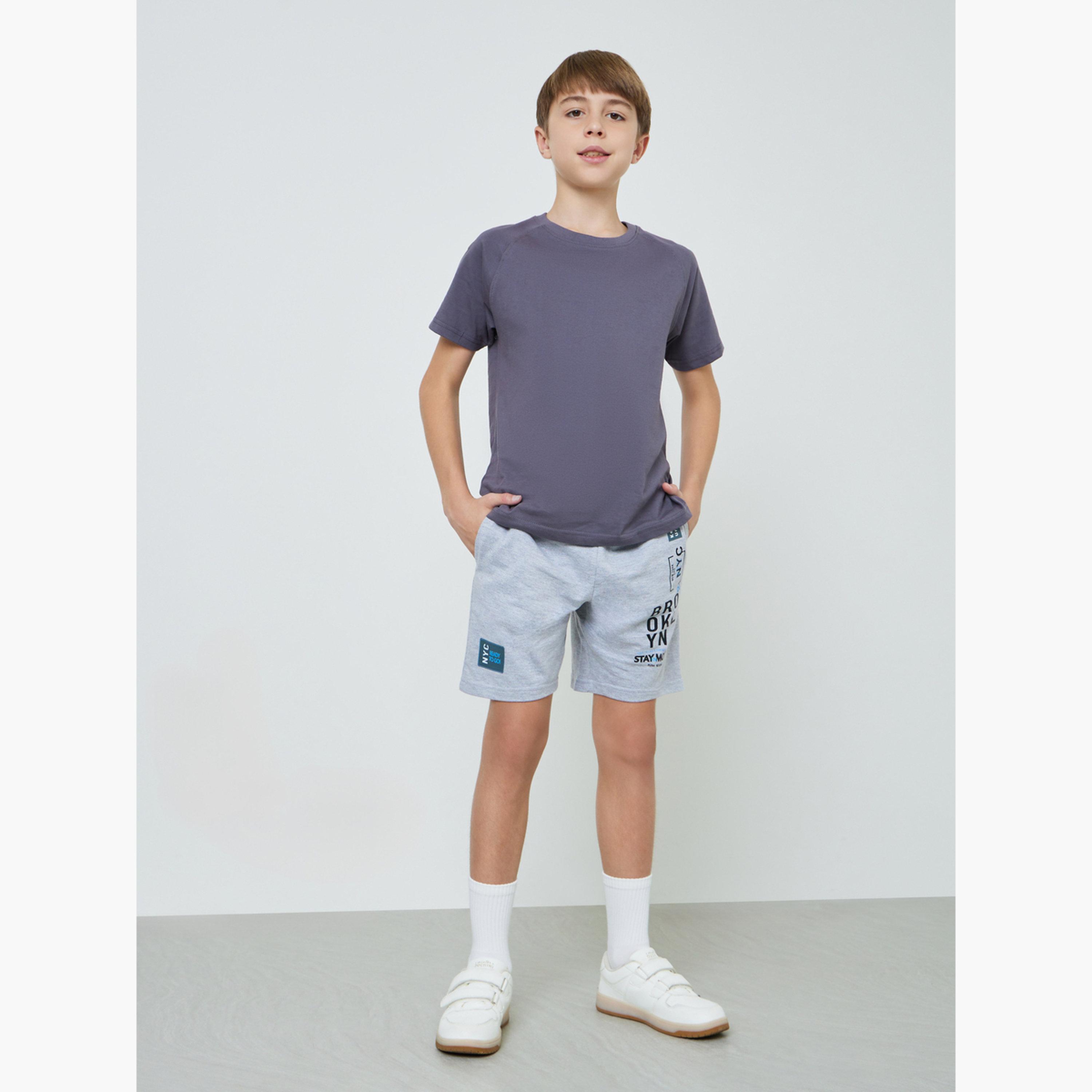 شورت للأطفال بطبعة موضعية باللون الرمادي-boys-clothing-bottoms-shorts-image-2