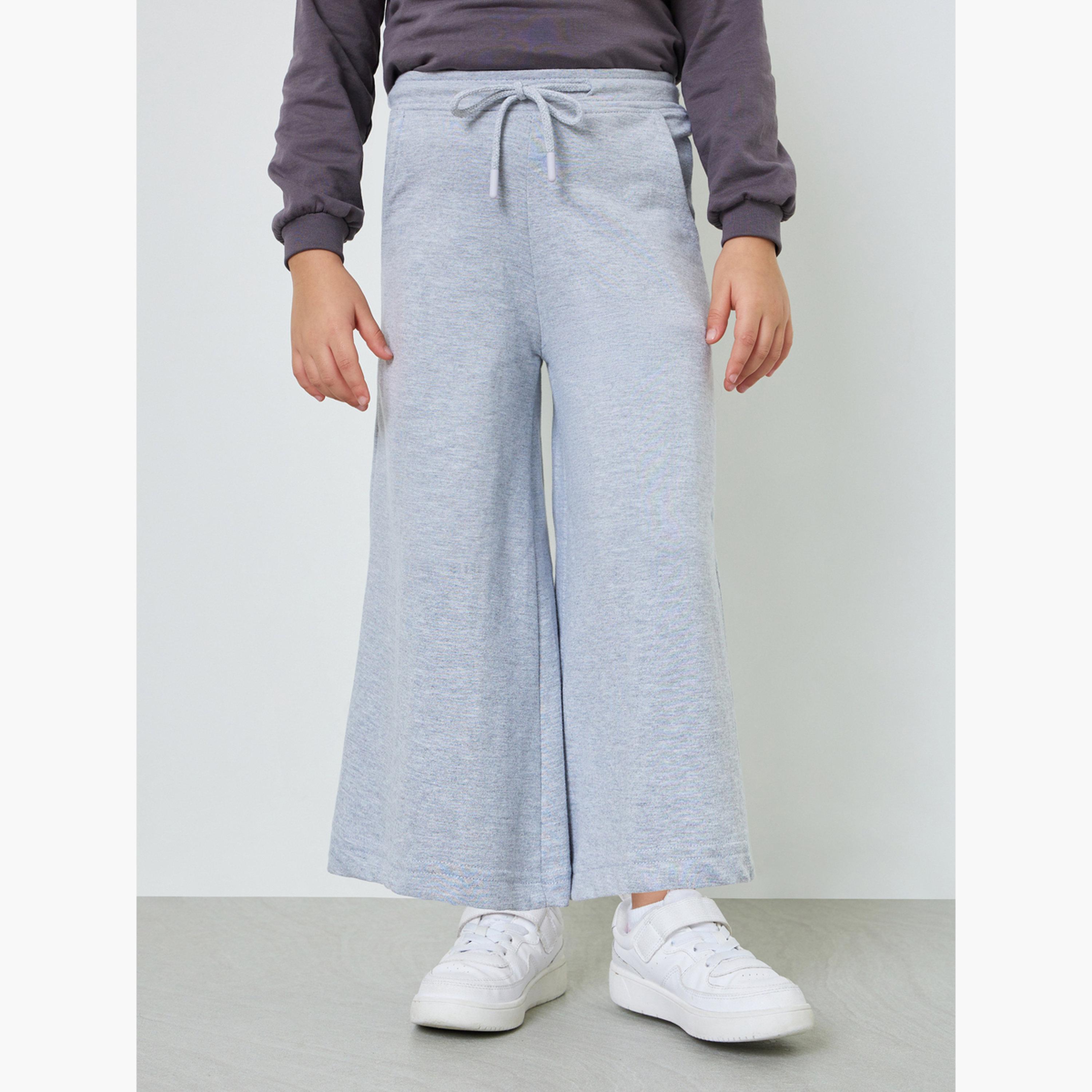 ستايلي - بنطال رياضي قصير واسع الساقين من القطن الرمادي للبنات-girls-clothing-bottoms-joggersandtrackpants-image-1
