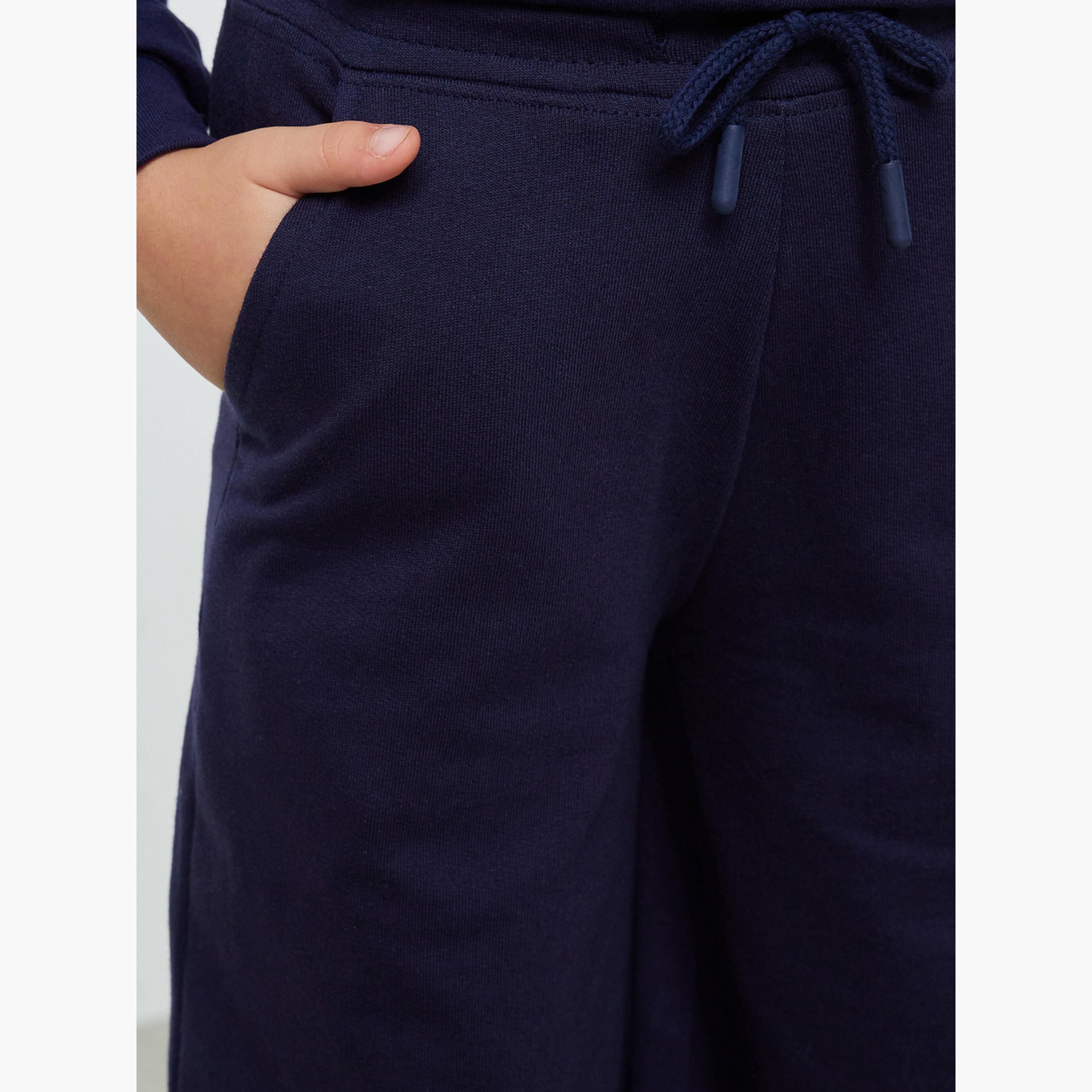 ستايلي - بنطال رياضي قصير واسع الساقين للبنات من القطن باللون الكحلي-girls-clothing-bottoms-joggersandtrackpants-image-3