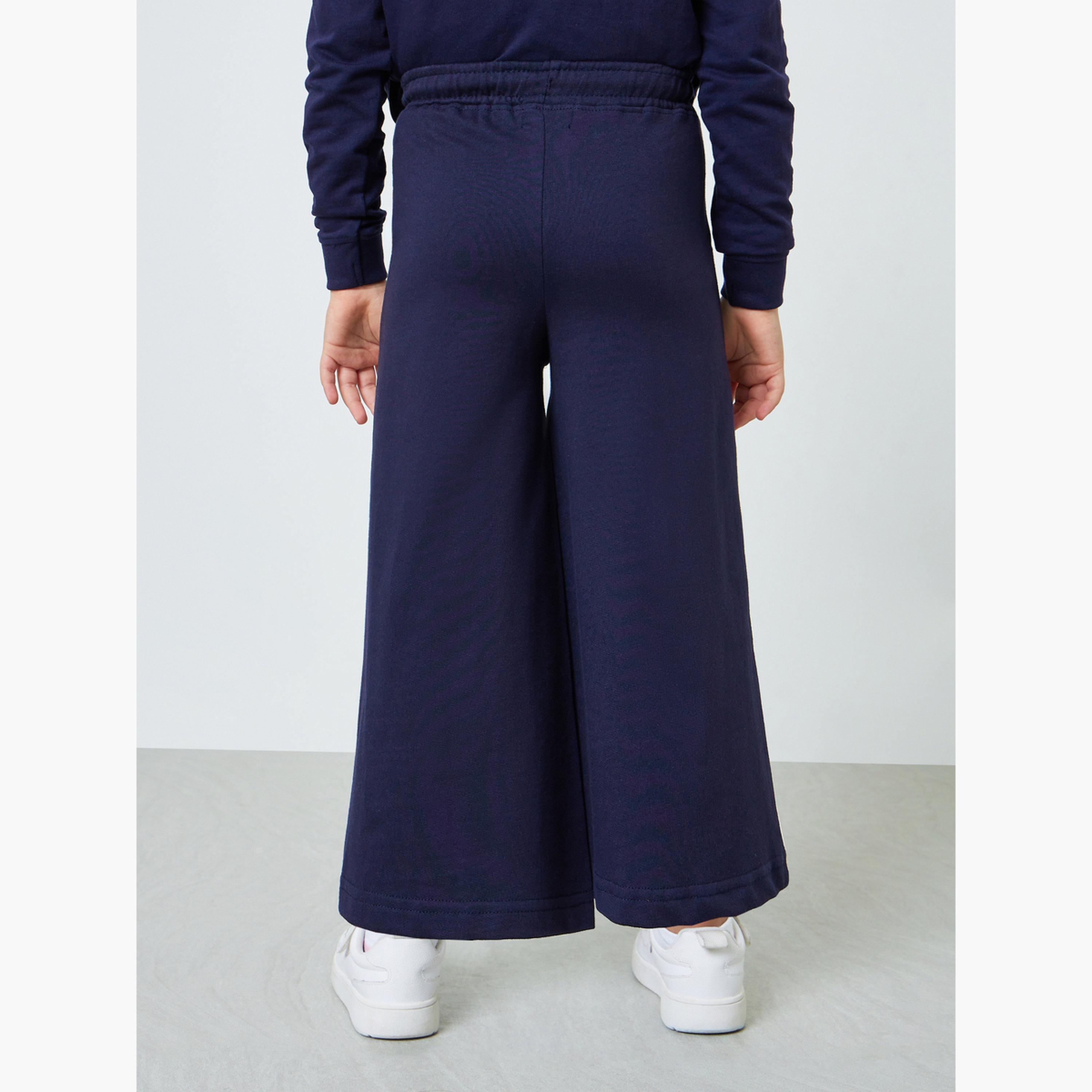 ستايلي - بنطال رياضي قصير واسع الساقين للبنات من القطن باللون الكحلي-girls-clothing-bottoms-joggersandtrackpants-image-4