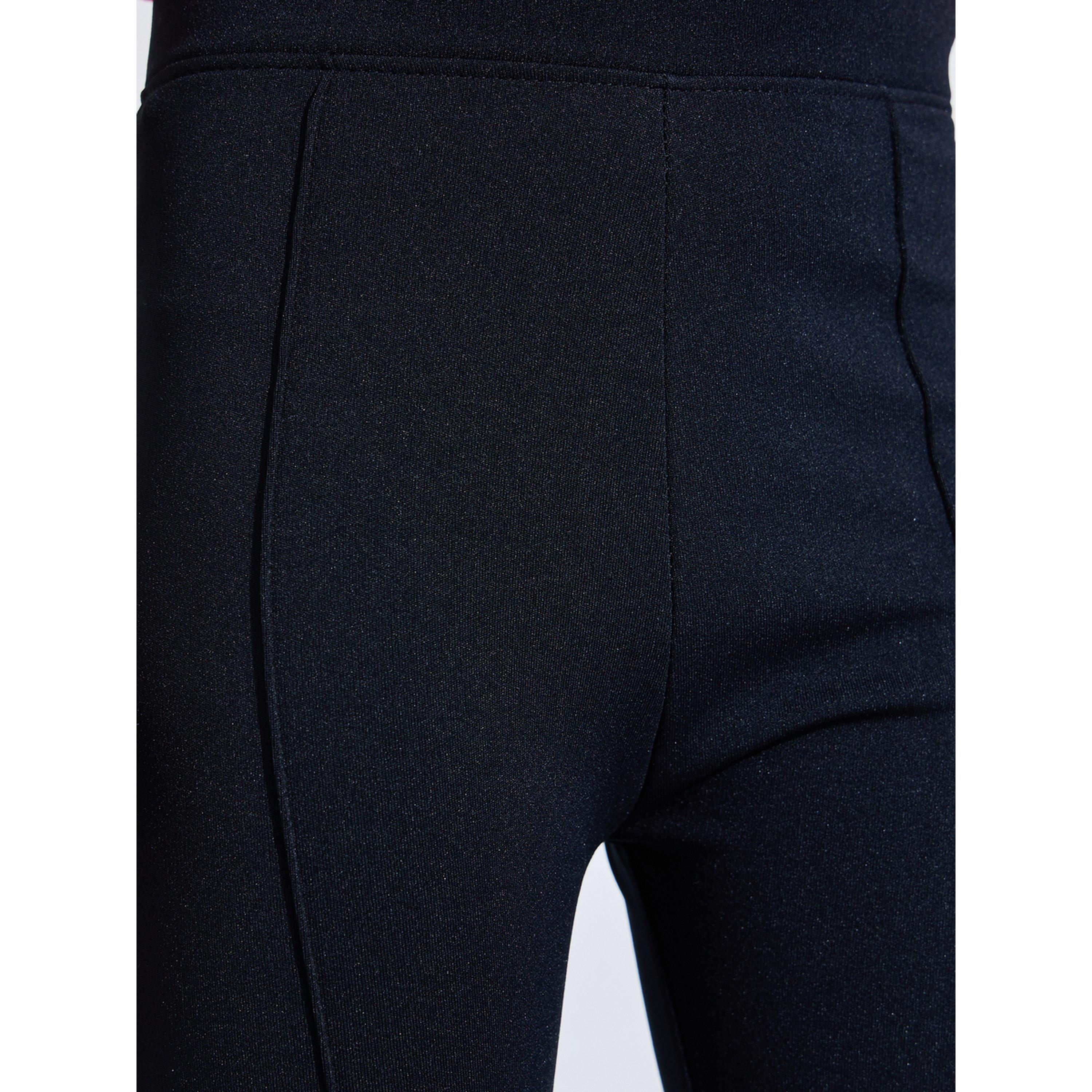 Styli Girls Black Solid Fit and Flared Leggings with Pintuck Detail-girls-clothing-bottoms-leggings-image-3