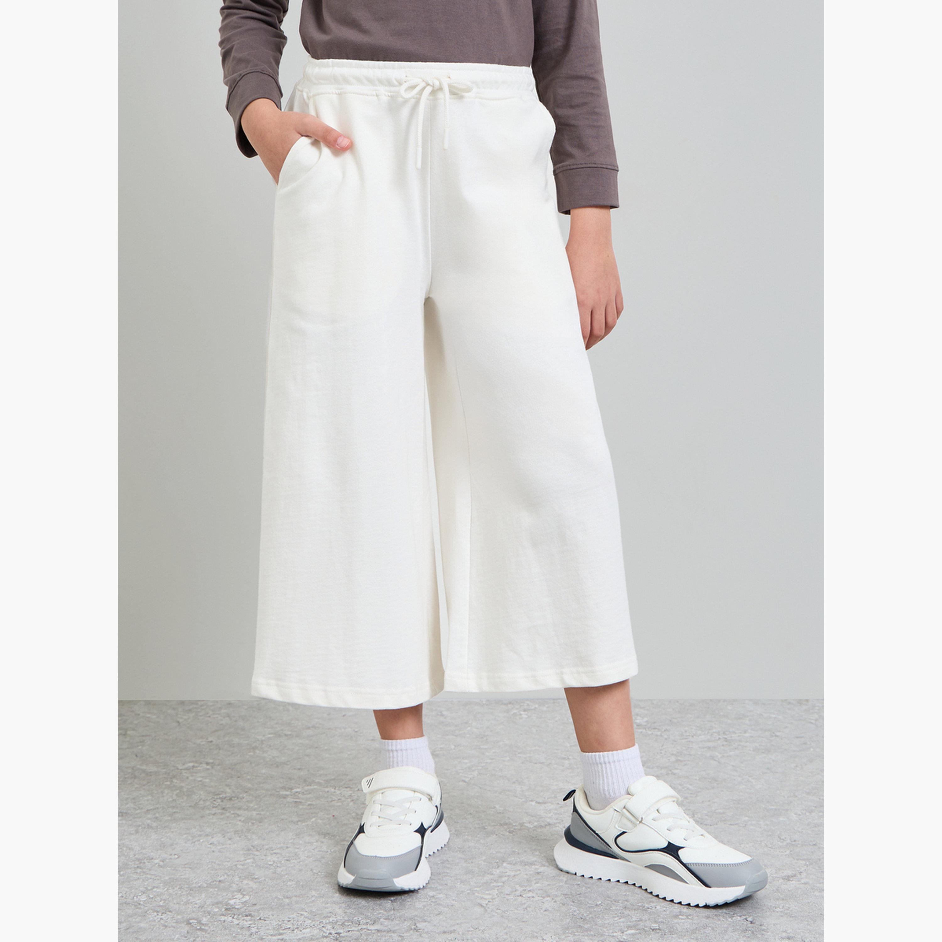 ستايلي - بنطلون رياضي قصير واسع الساقين من القطن الأبيض الفاتح للفتيات المراهقات-girls-clothing-bottoms-joggersandtrackpants-image-1