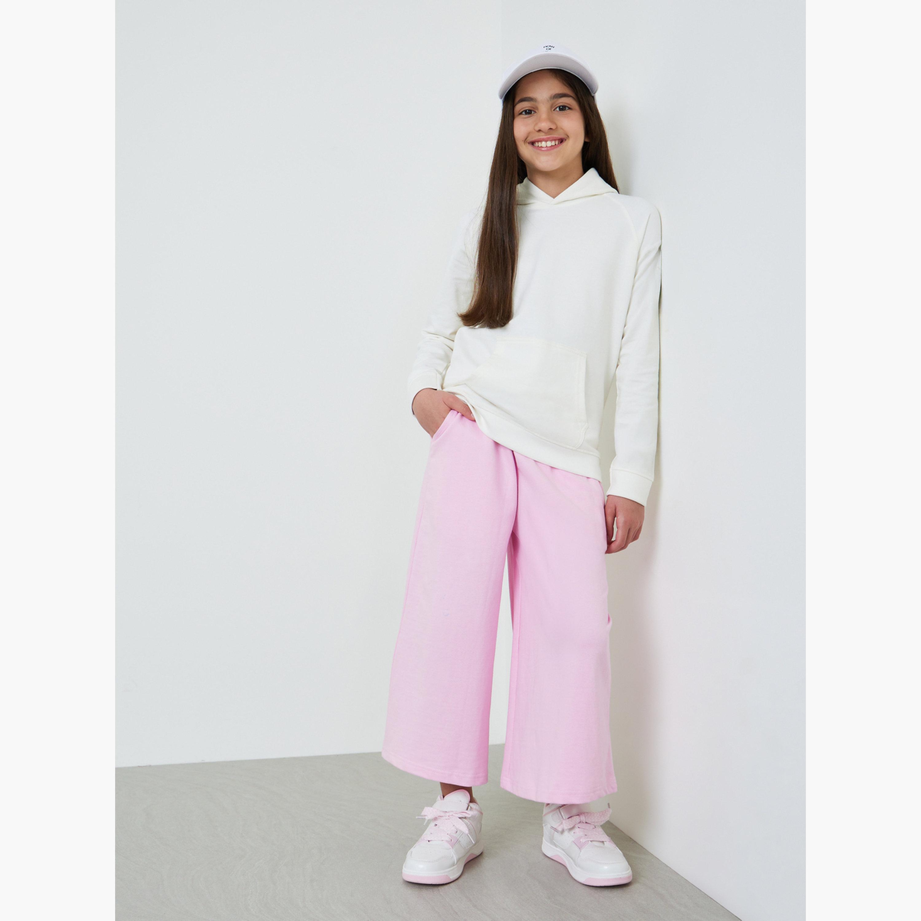 ستايلي - بنطلون رياضي قصير واسع الساقين من القطن باللون الوردي الفاتح للفتيات المراهقات-girls-clothing-bottoms-joggersandtrackpants-image-2
