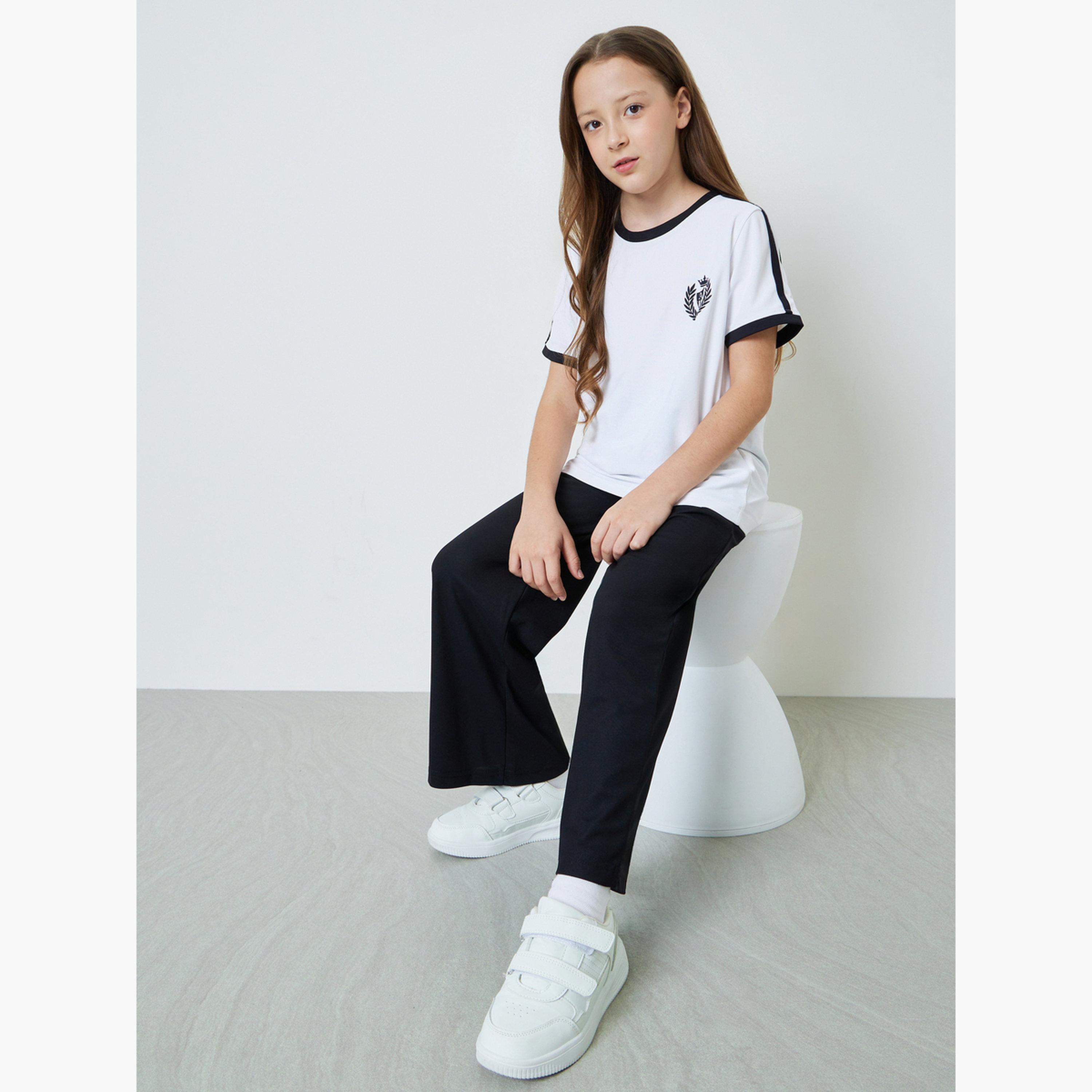 مجموعة من جوغر بأرجل واسعة وتيشيرت بياقة دائرية للبنات-girls-clothing-setsandcoords-image-3