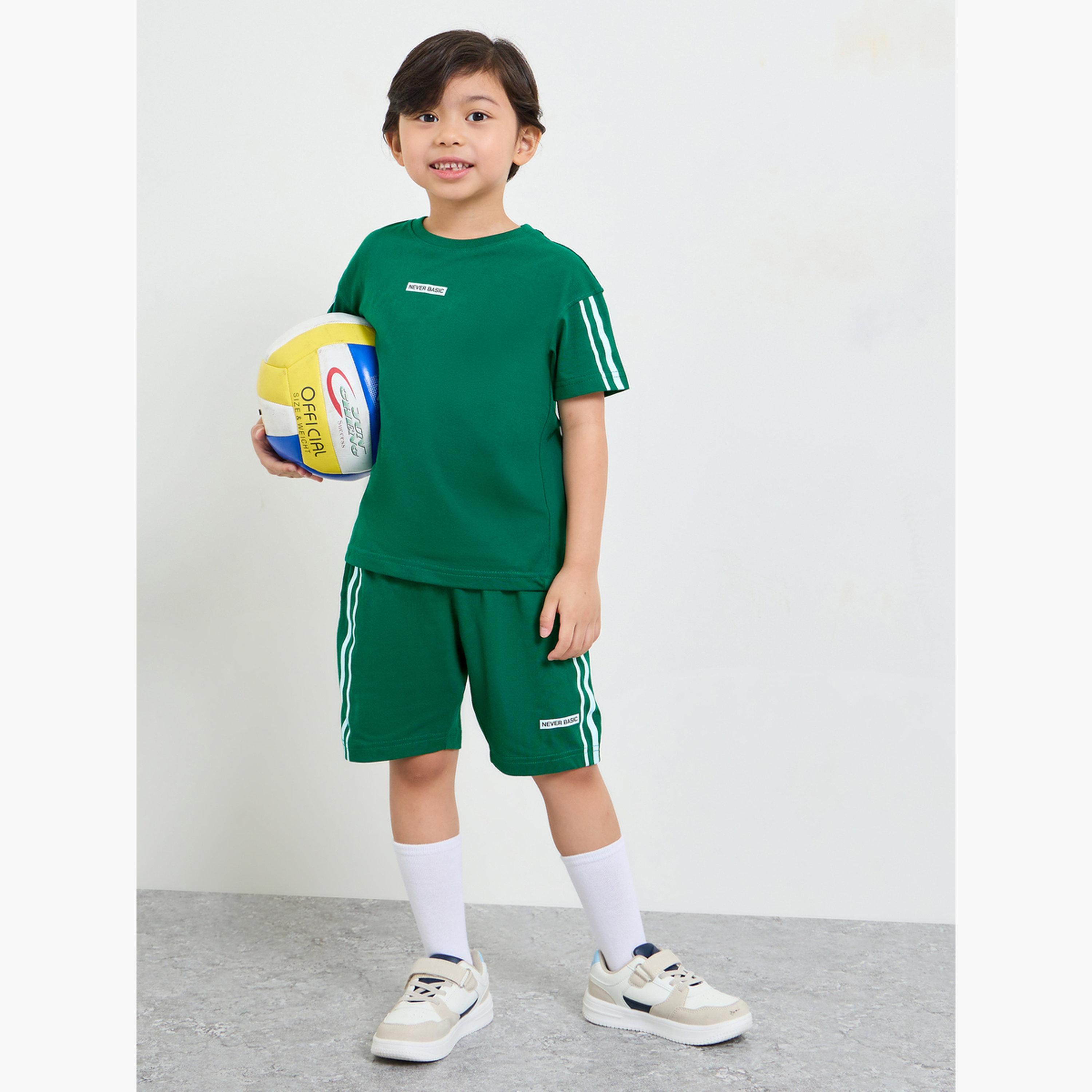 مجموعة من شورت مخطط وتيشيرت واسع للأولاد-boys-clothing-setsandcoords-image-2