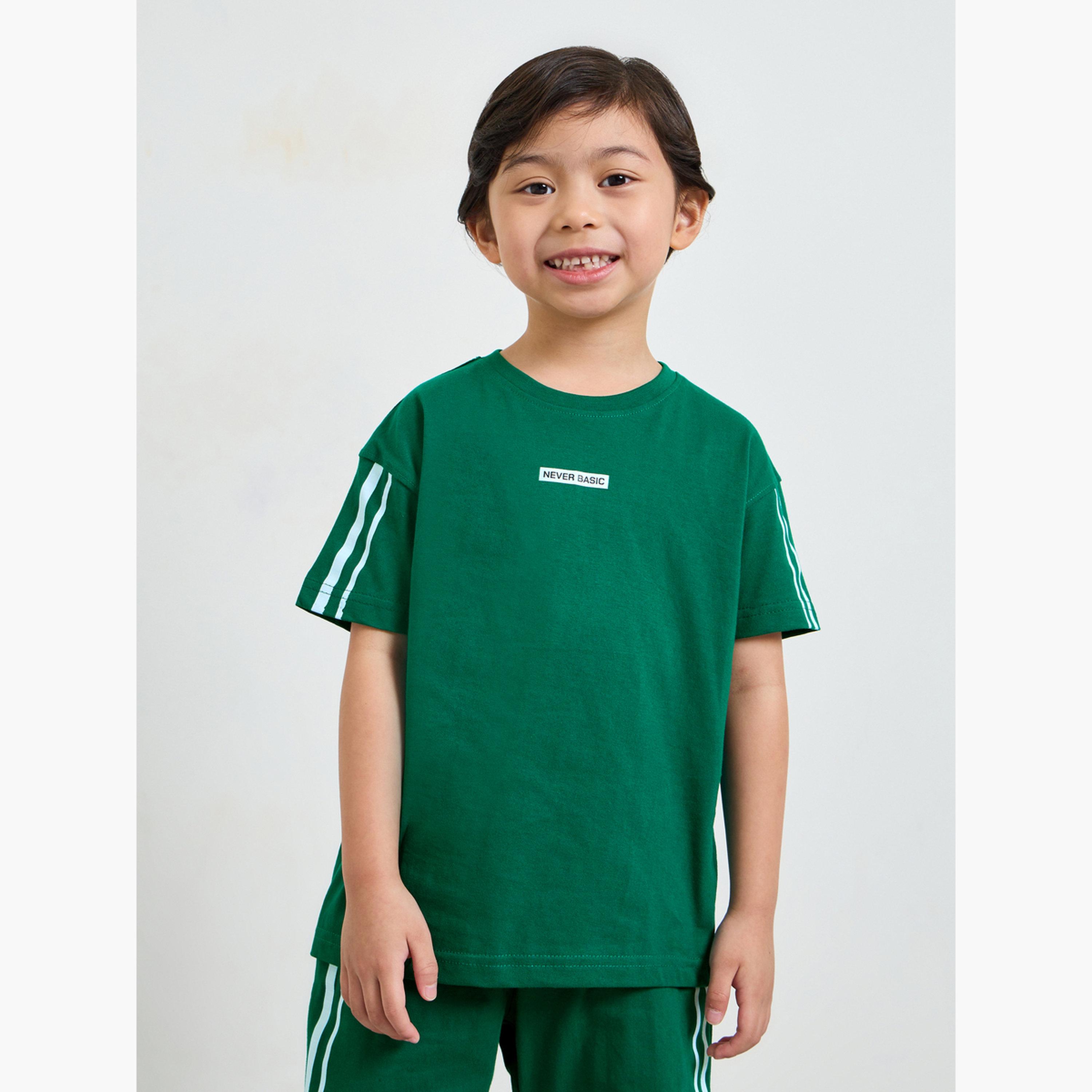مجموعة من شورت مخطط وتيشيرت واسع للأولاد-boys-clothing-setsandcoords-image-3
