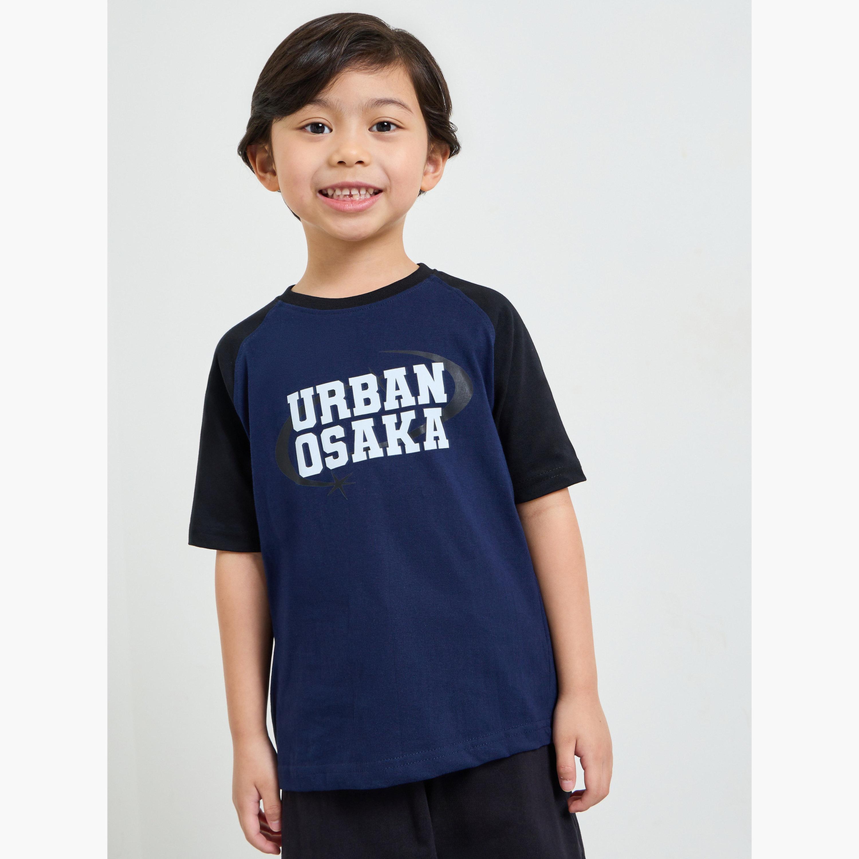 مجموعة من شورت وتيشيرت بأكمام ريجلان ومطبوع للأولاد-boys-clothing-setsandcoords-image-3