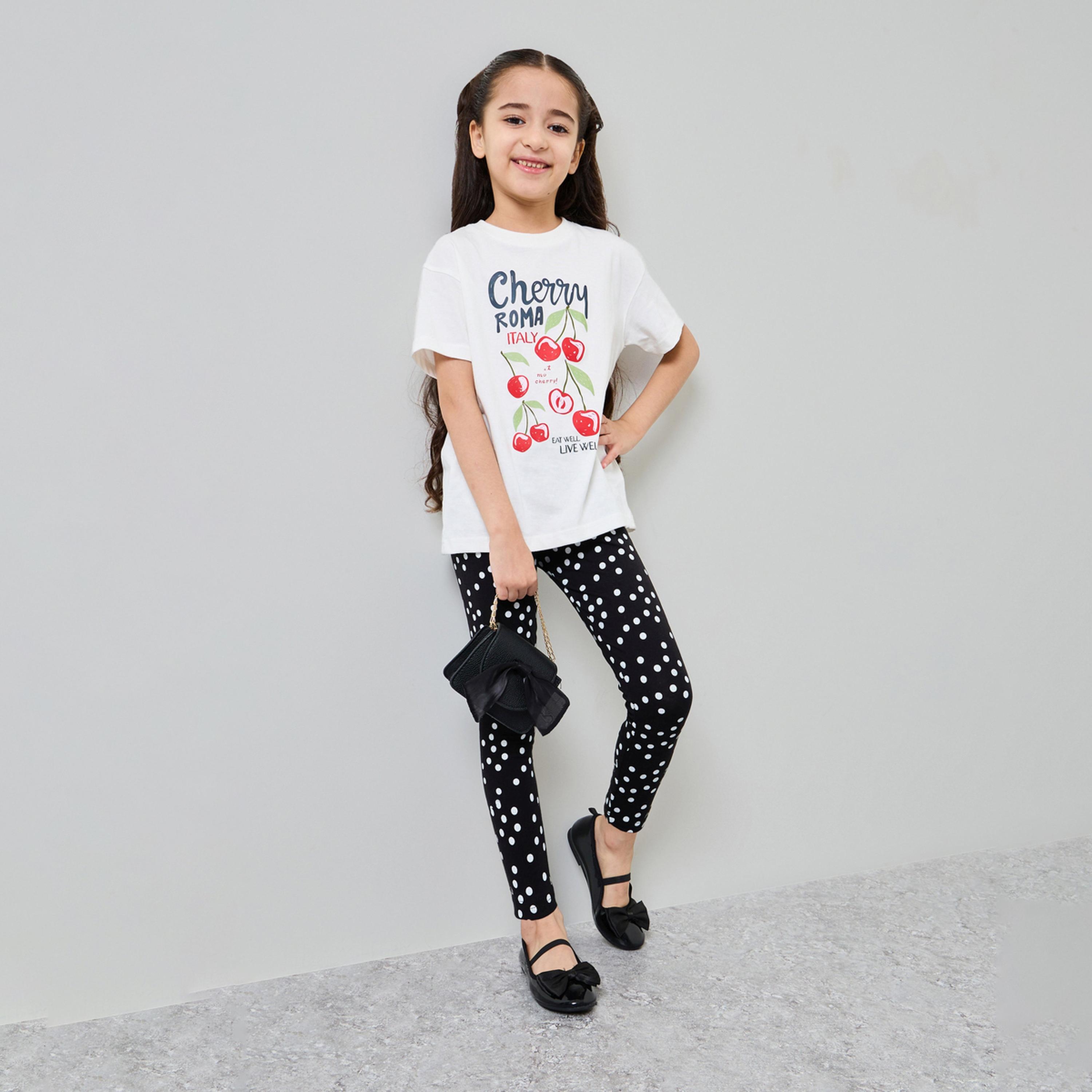ستايلي - طقم تيشيرت مطبوع عليه الكرز وبنطال ضيق منقط للبنات-girls-clothing-setsandcoords-image-1