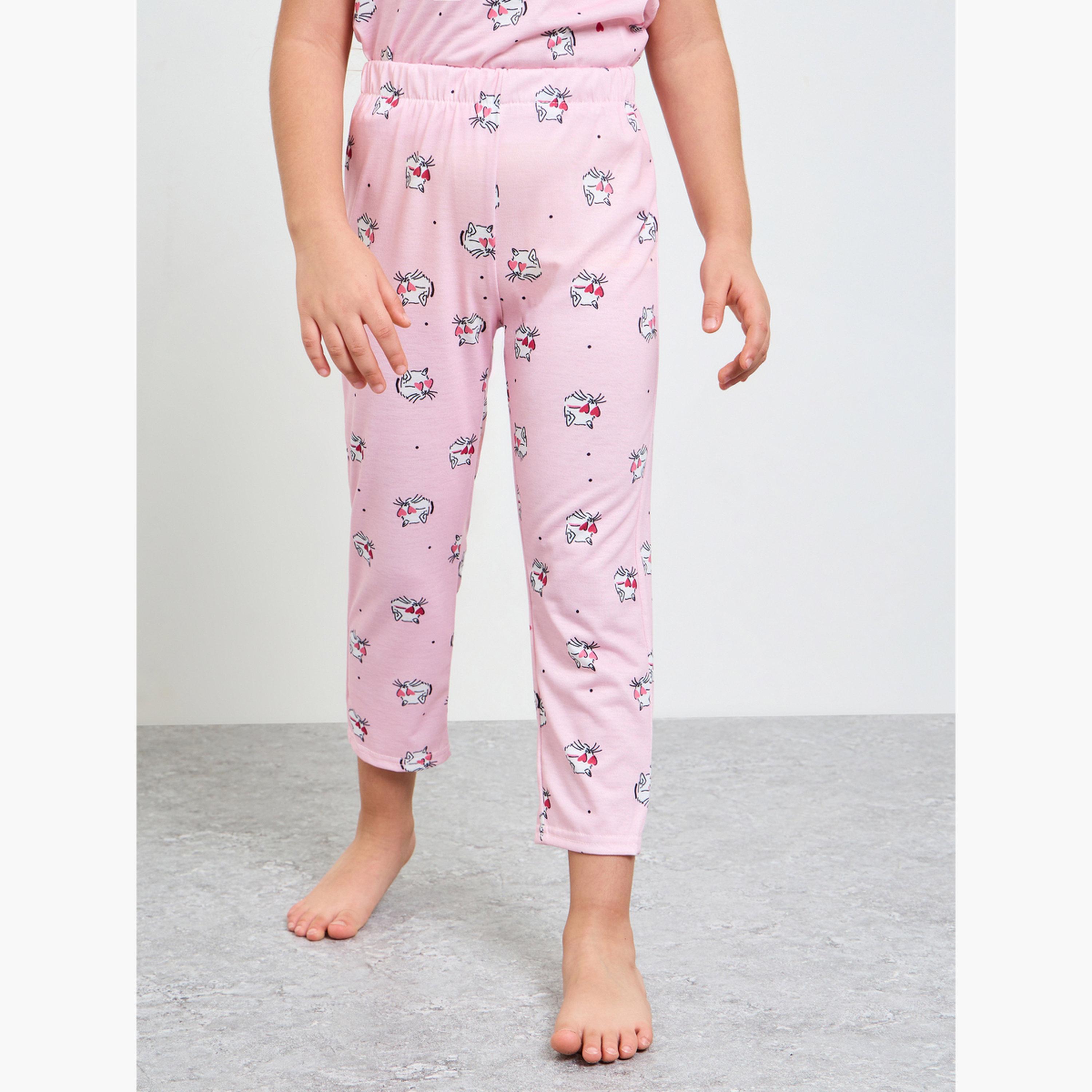 طقم بيجاما من بنطال وتيشيرت بطبعة جرافيك للبنات وردي-girls-clothing-nightwear-image-4
