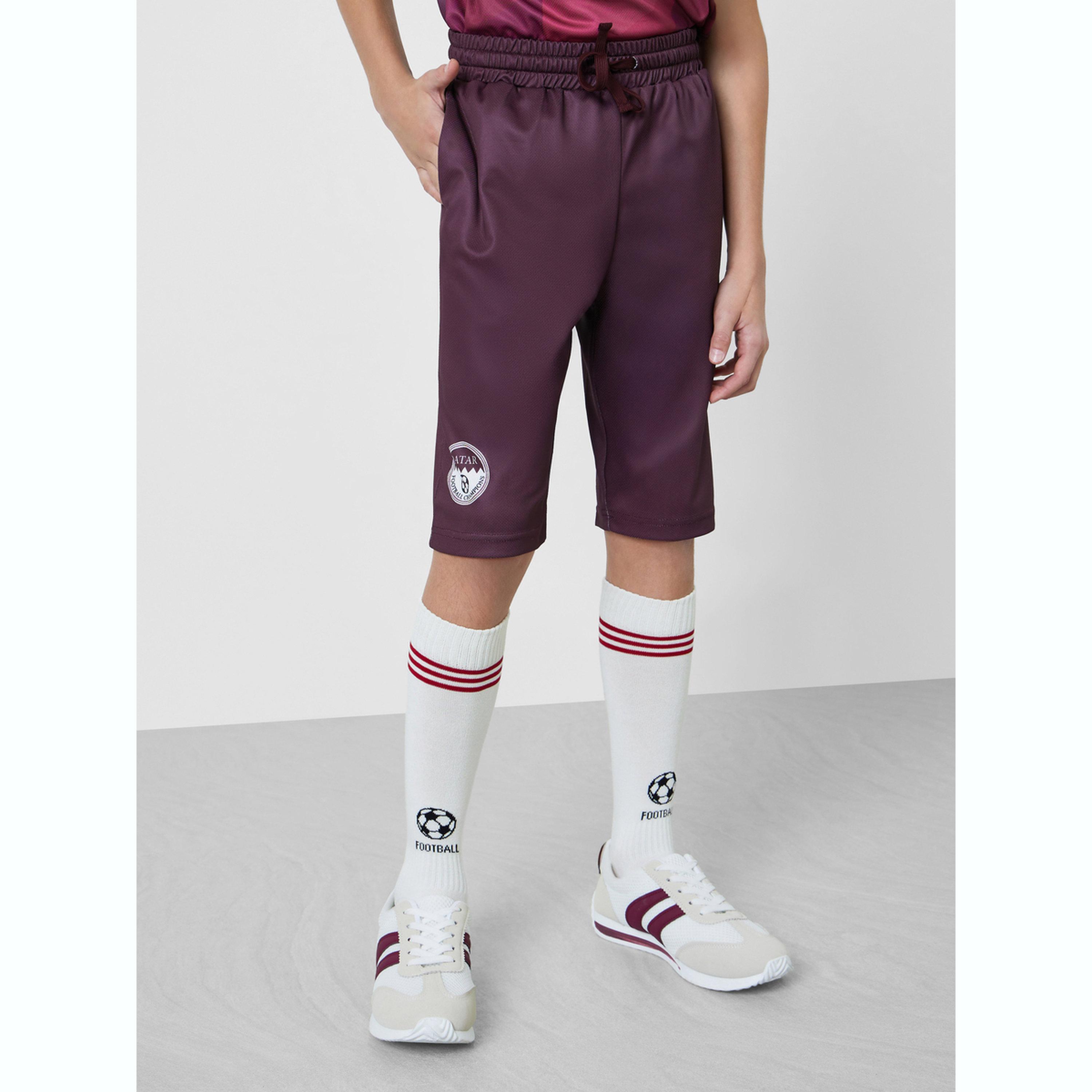 مجموعة من شورت وتيشيرت جيرسي بطبعات قطر مستوحاة من كرة القدم-boys-clothing-setsandcoords-image-4