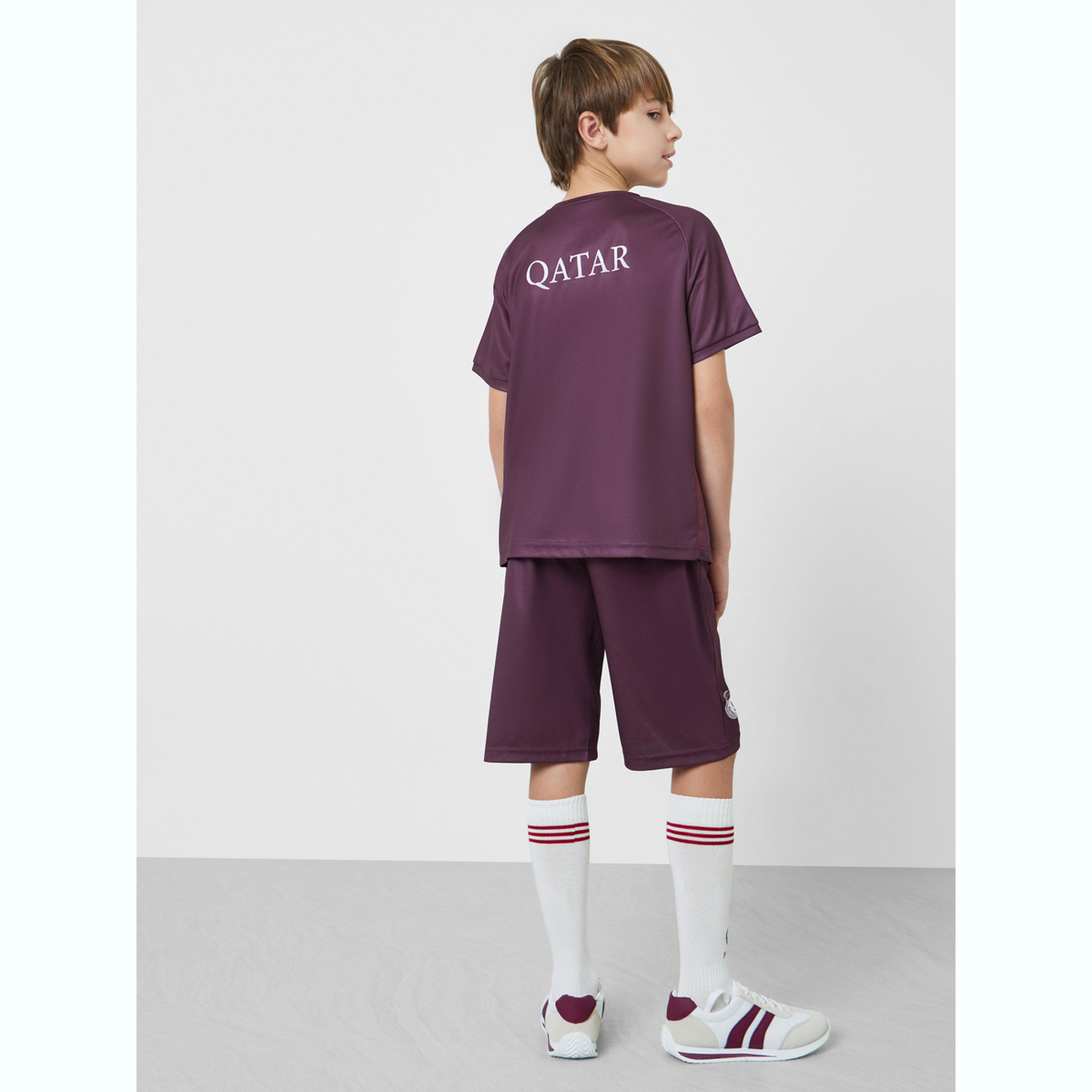 مجموعة من شورت وتيشيرت جيرسي بطبعات قطر مستوحاة من كرة القدم-boys-clothing-setsandcoords-image-7