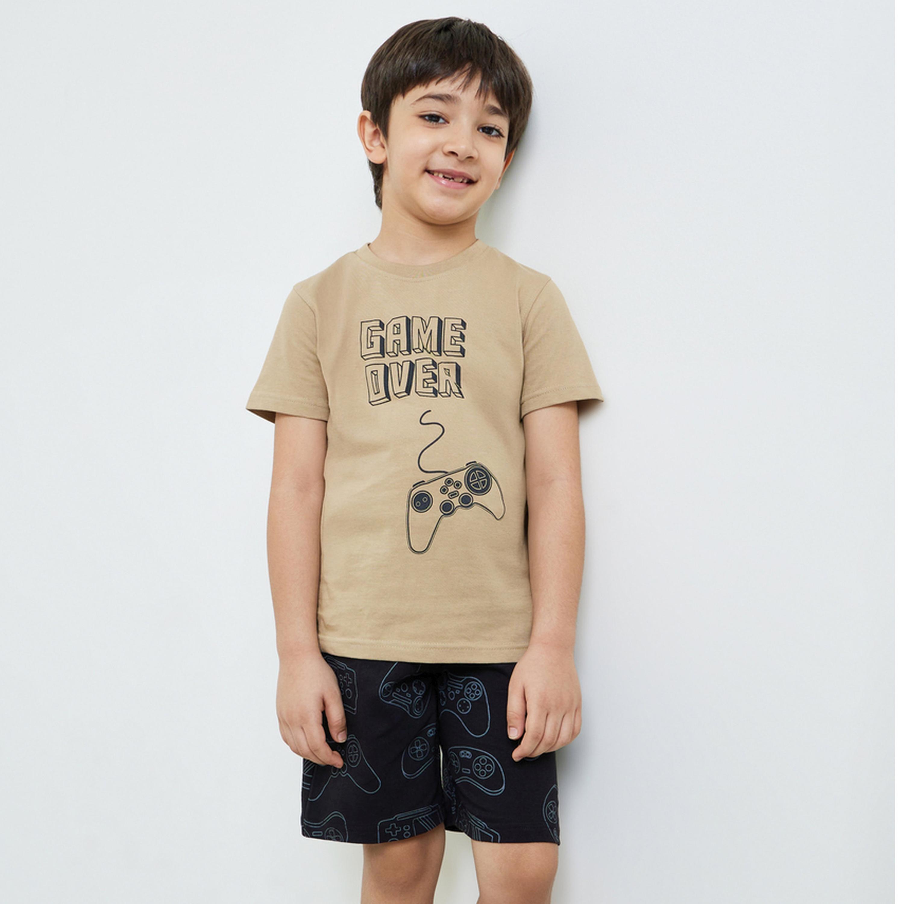 طقم من شورت وتيشيرت بطبعة ألعاب للأولاد-boys-clothing-nightwear-image-1