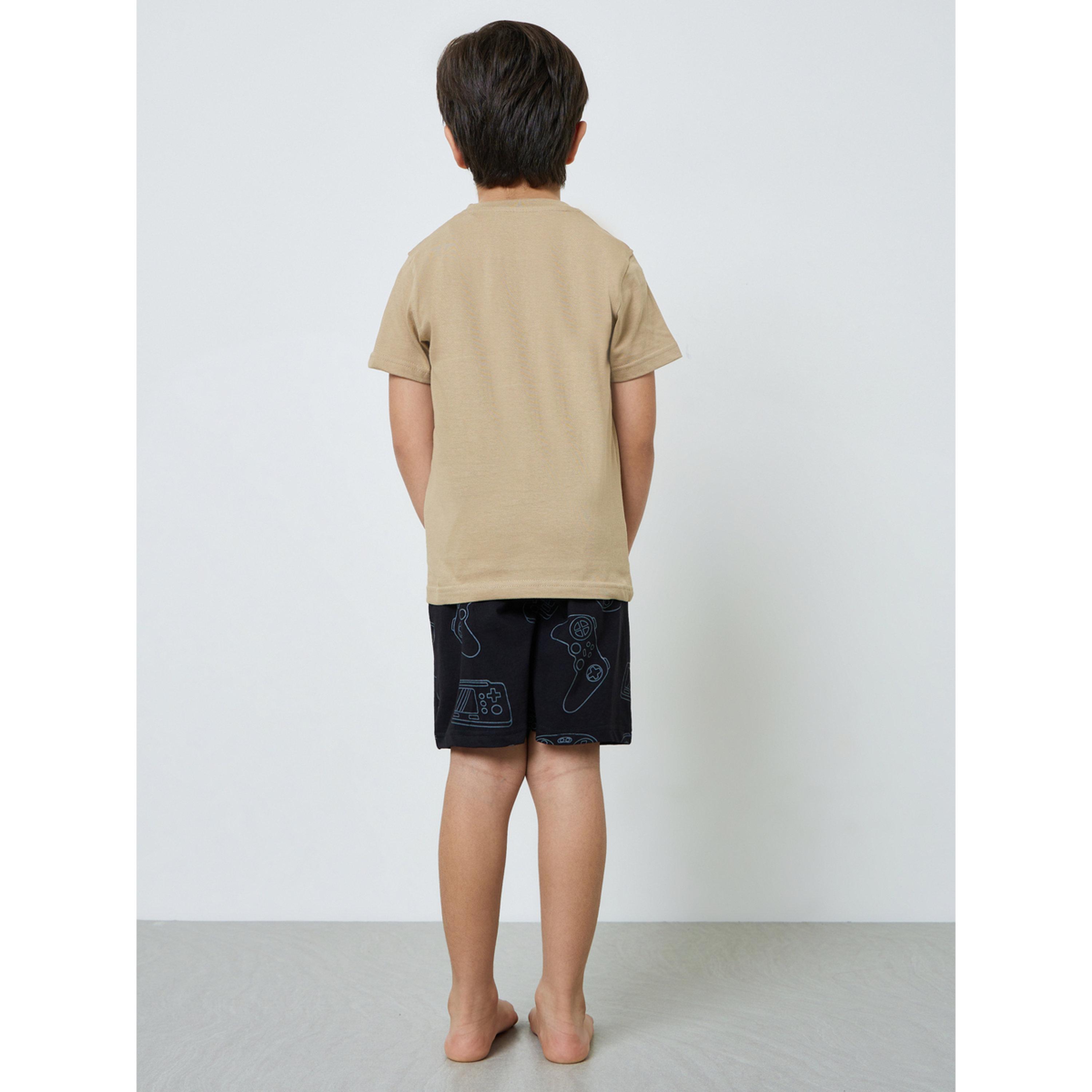 طقم من شورت وتيشيرت بطبعة ألعاب للأولاد-boys-clothing-nightwear-image-4