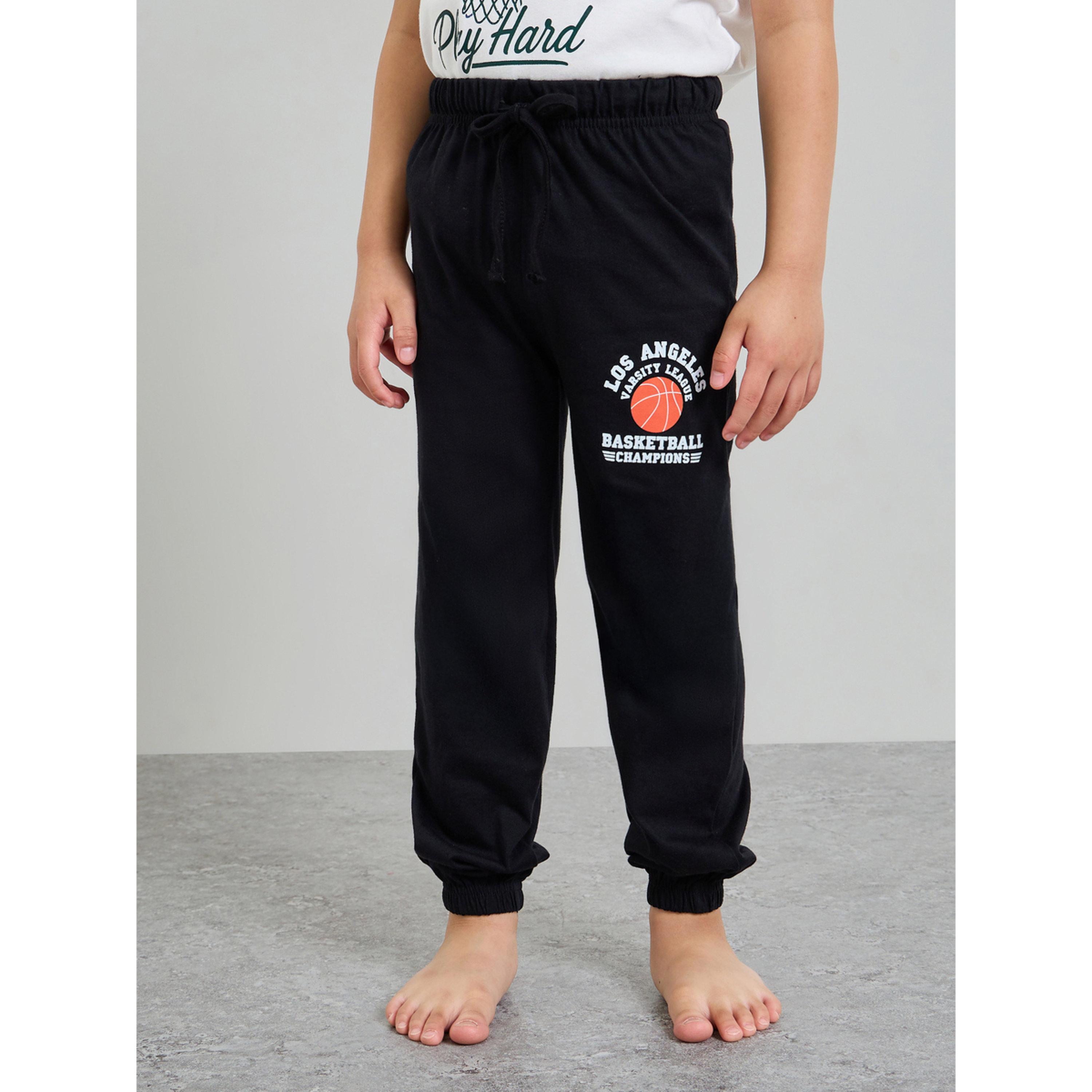 طقم بيجاما من بنطال وشورت مع تيشيرت قطن بطبعة جرافيك للأولاد من 3 قطع-boys-clothing-nightwear-image-7
