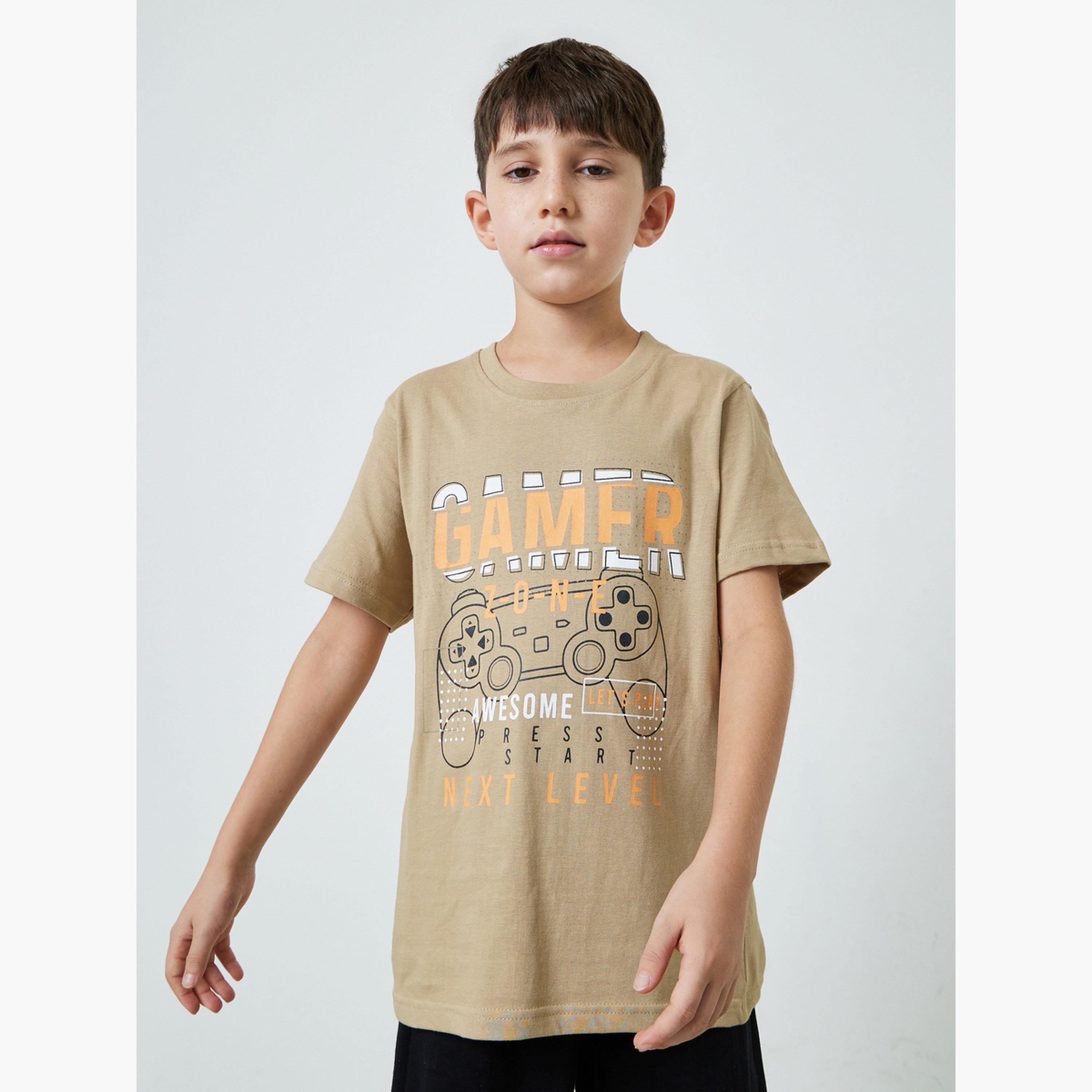 طقم بيجاما من شورت بتفاصيل جيب وتيشيرت بطبعة جرافيك للأولاد-boys-clothing-nightwear-image-3