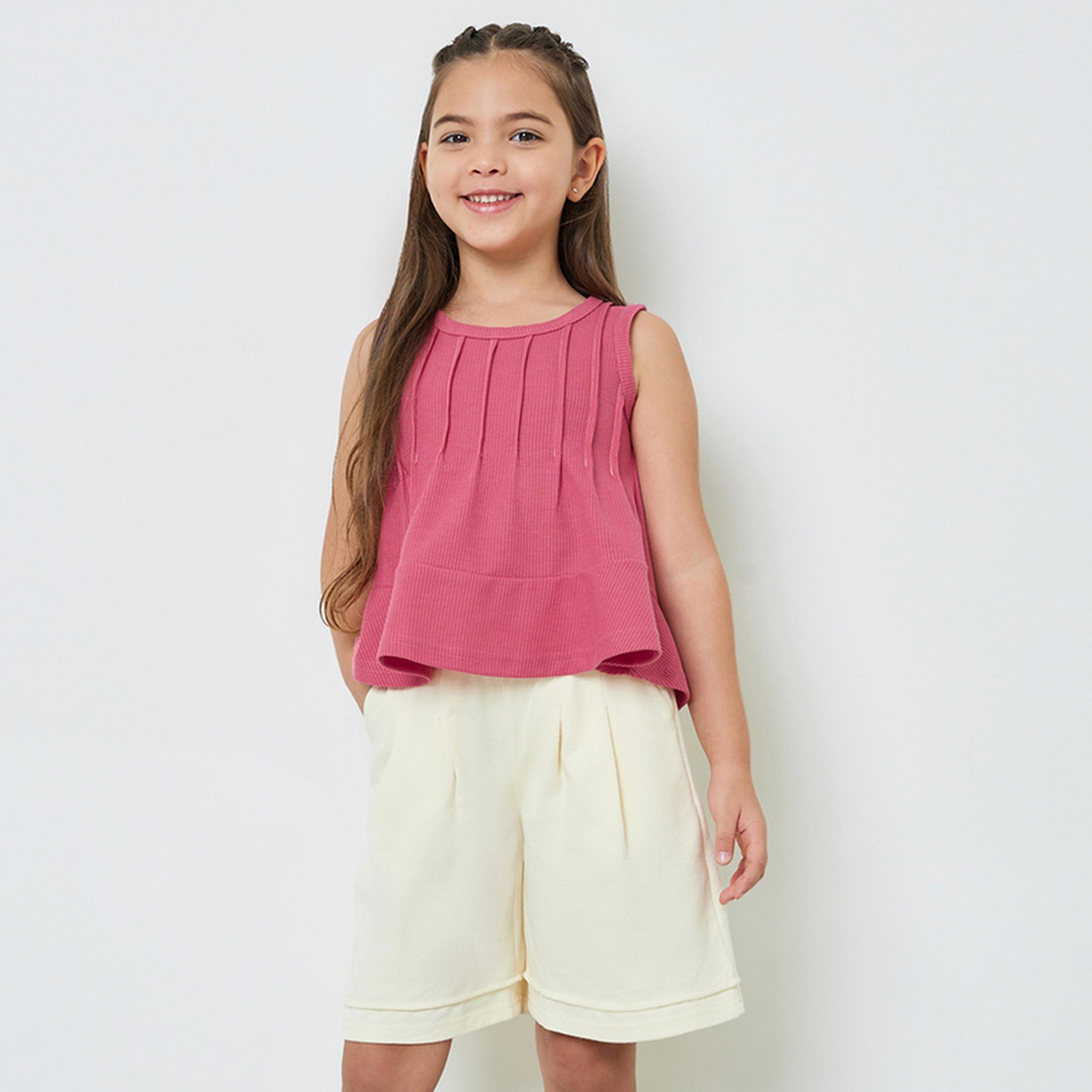 مجموعة من شورت وبلوزة دون أكمام بتفاصيل ثنيات للبنات-girls-clothing-setsandcoords-image-1