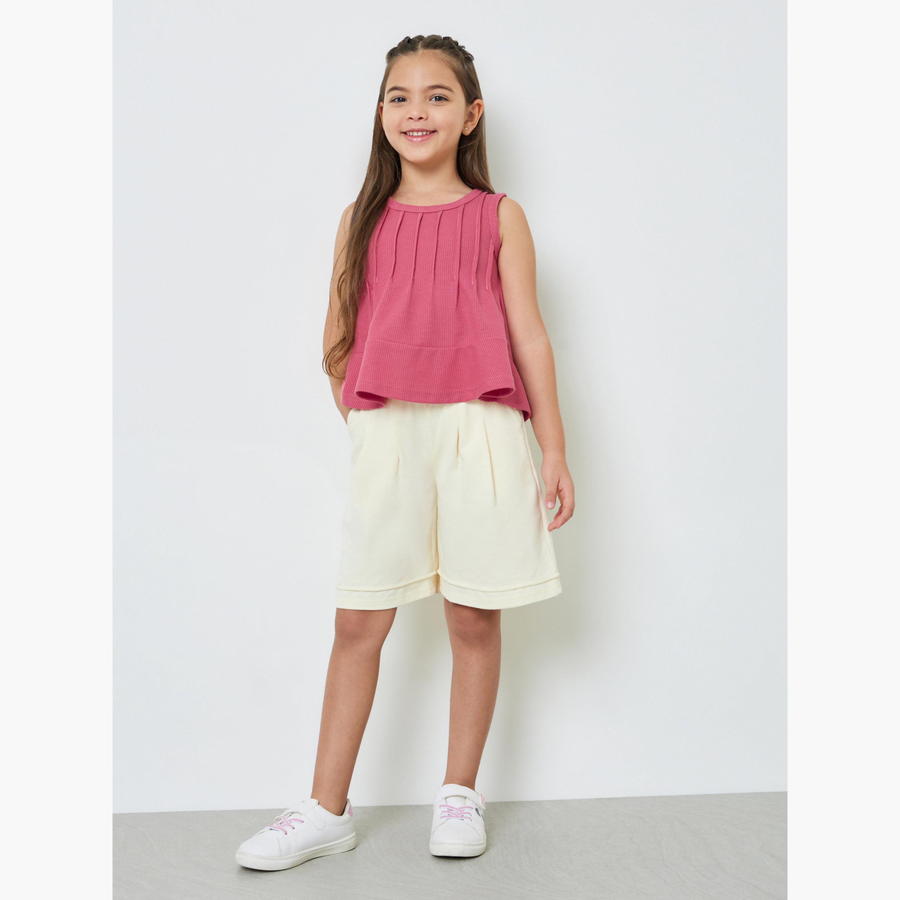 مجموعة من شورت وبلوزة دون أكمام بتفاصيل ثنيات للبنات-girls-clothing-setsandcoords-image-2