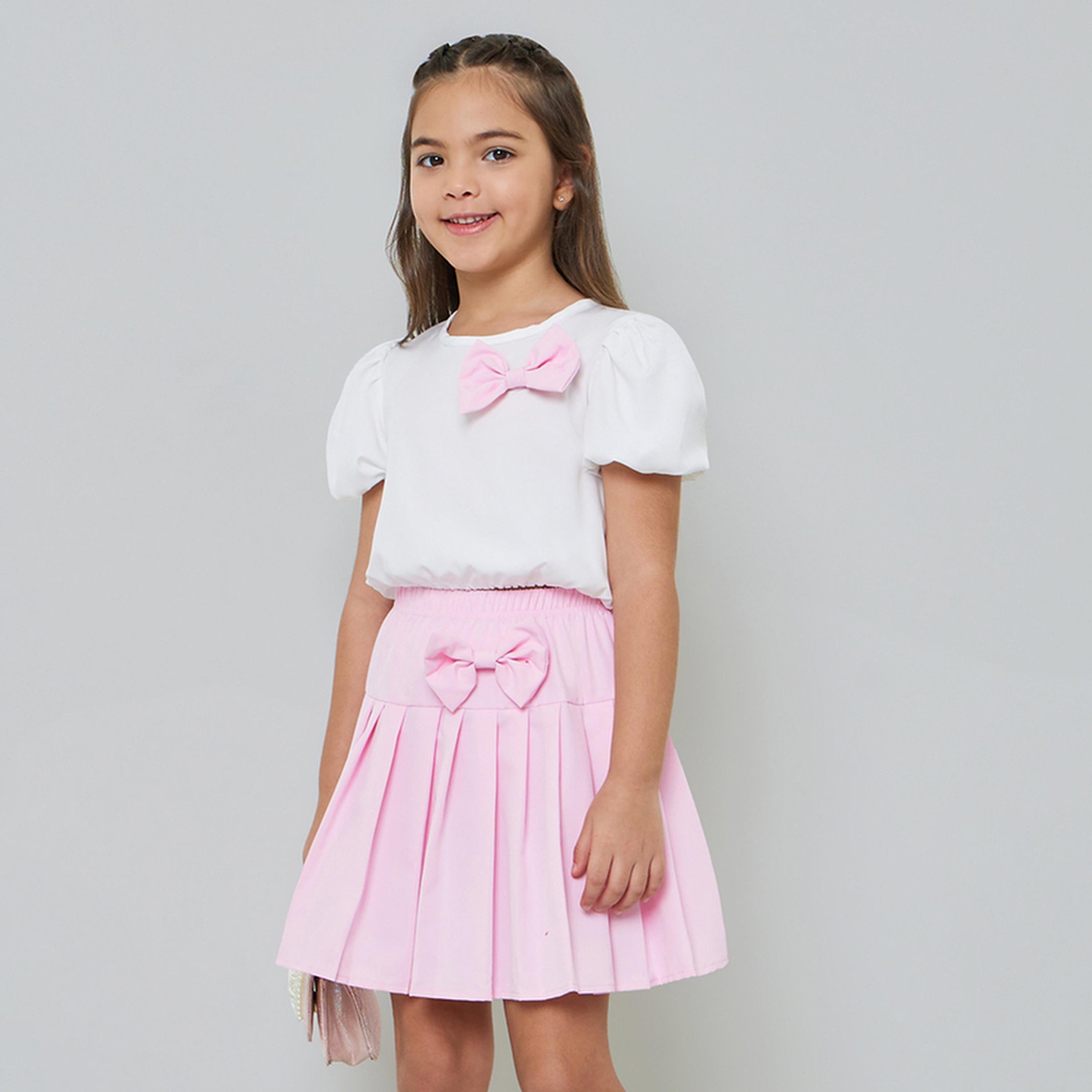 مجموعة من تنورة بكسرات وبلوزة بأكمام منفوخة وتفاصيل فيونكة للبنات-girls-clothing-setsandcoords-image-1