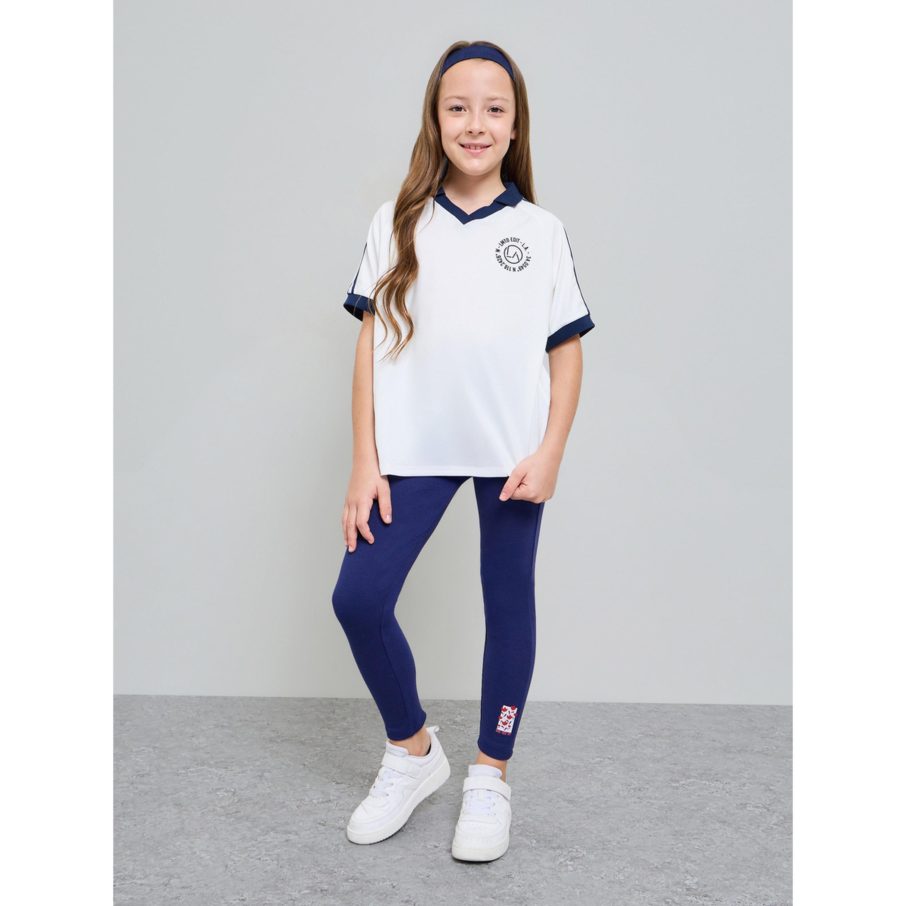 V تيشيرت بأكمام مخططة وطبعة شعار بياقة-girls-clothing-tshirts-image-2