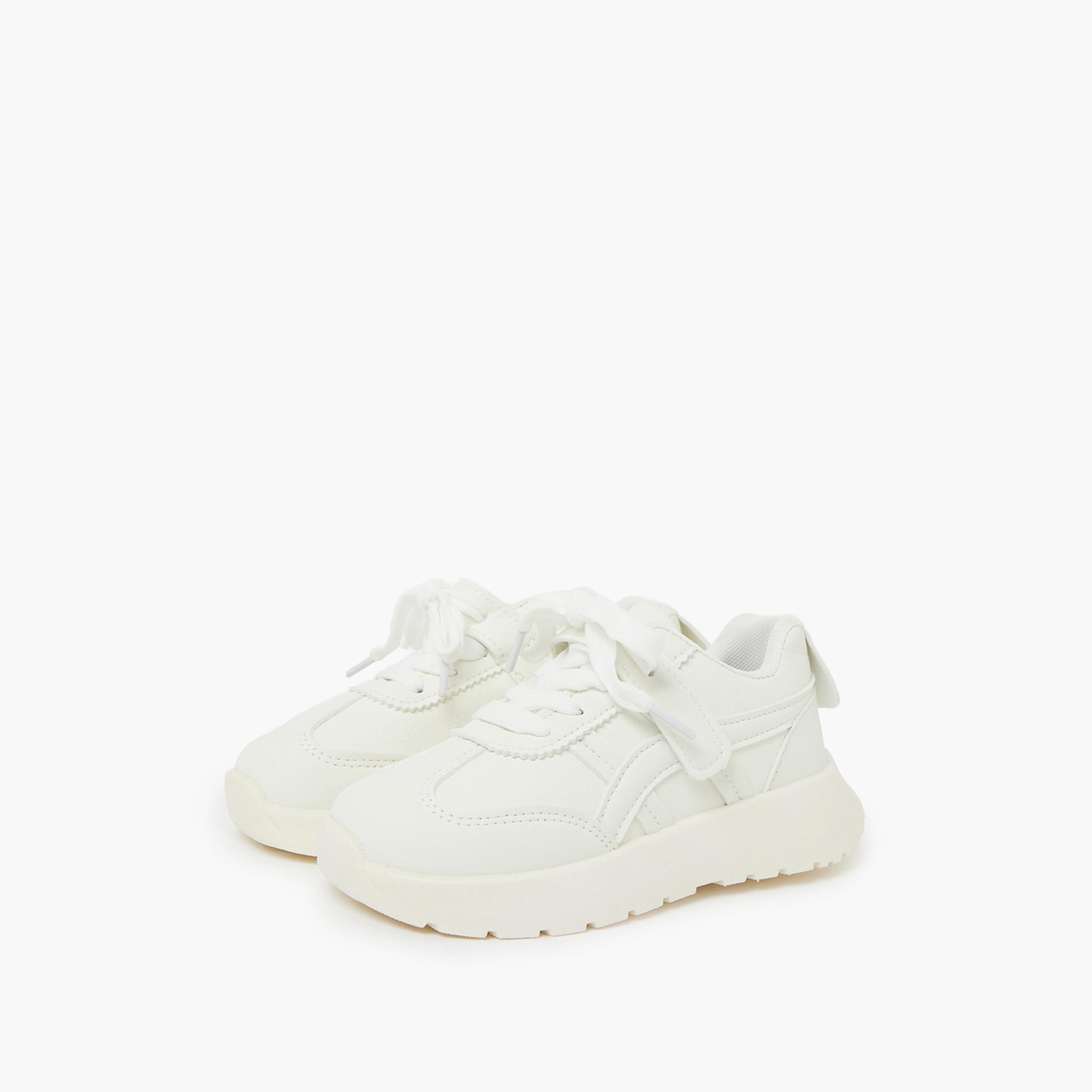 حذاء رياضي بتفاصيل أربطة وبتفاصيل بارزة الملمس للبنات-girls-shoes-sneakers-image-1