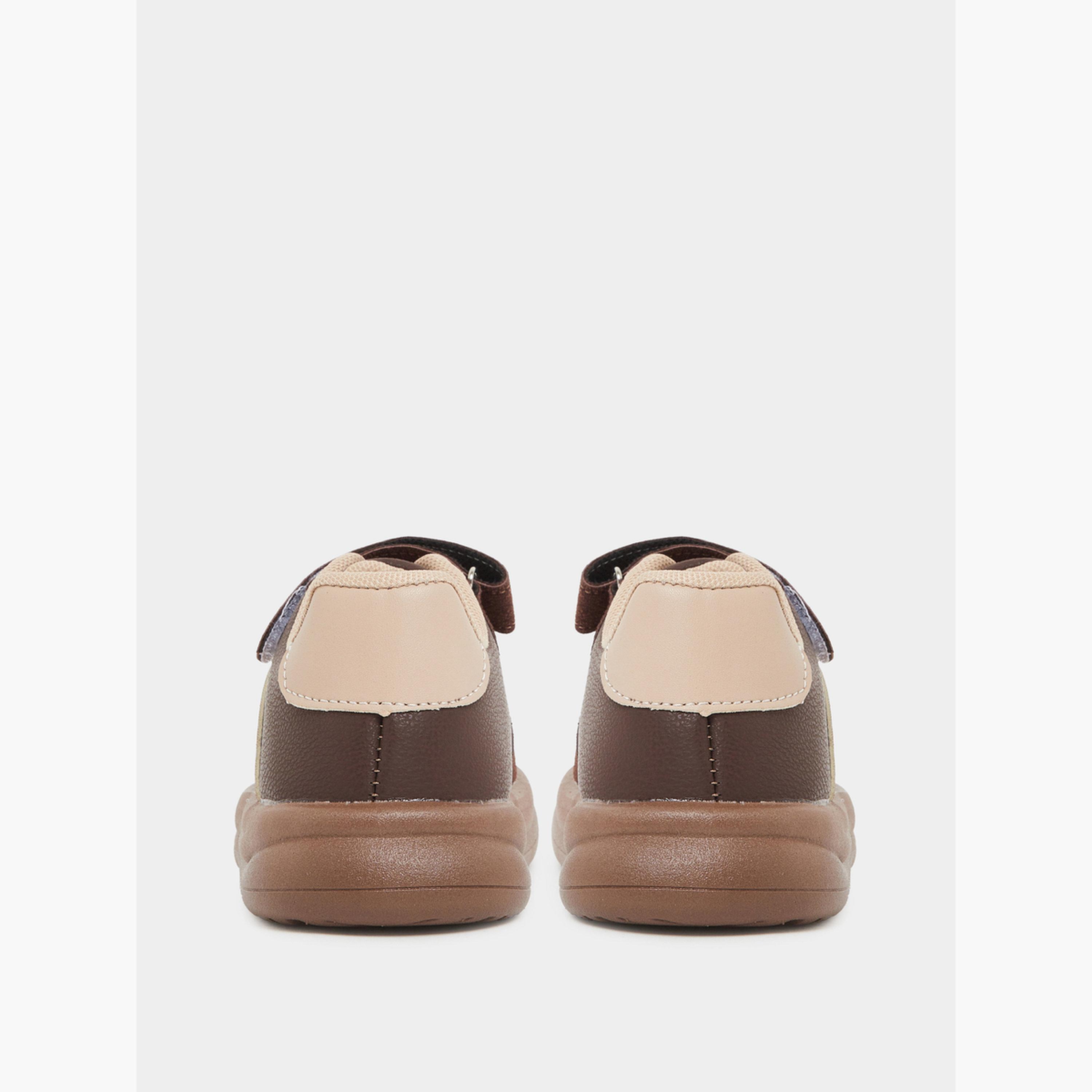 حذاء رياضي لايف ستايل بشريط لاصق للأولاد-boys-shoes-sneakers-image-5