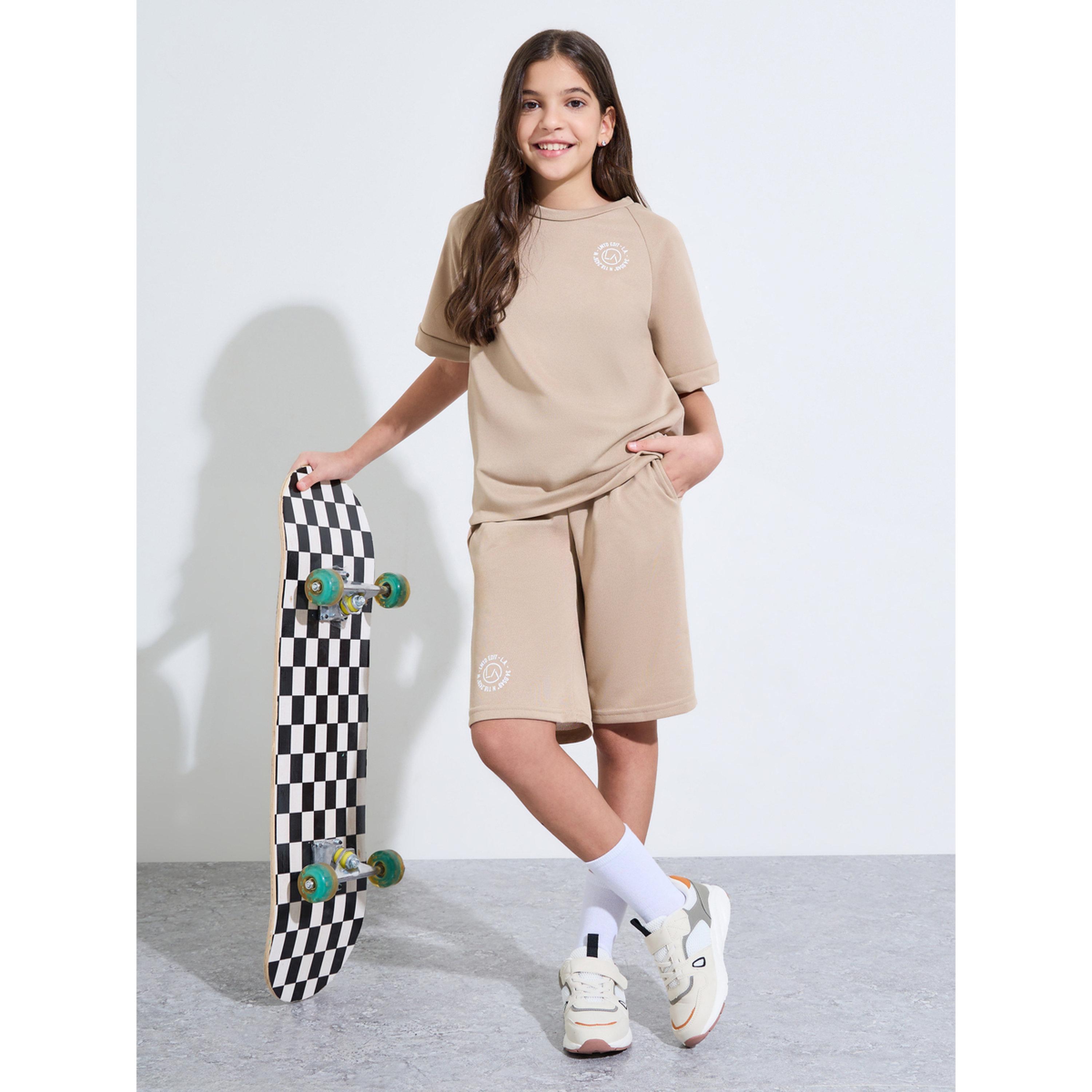 مجموعة من شورت وتيشيرت واسع بأكمام راجلان للبنات الكبار-girls-clothing-setsandcoords-image-2