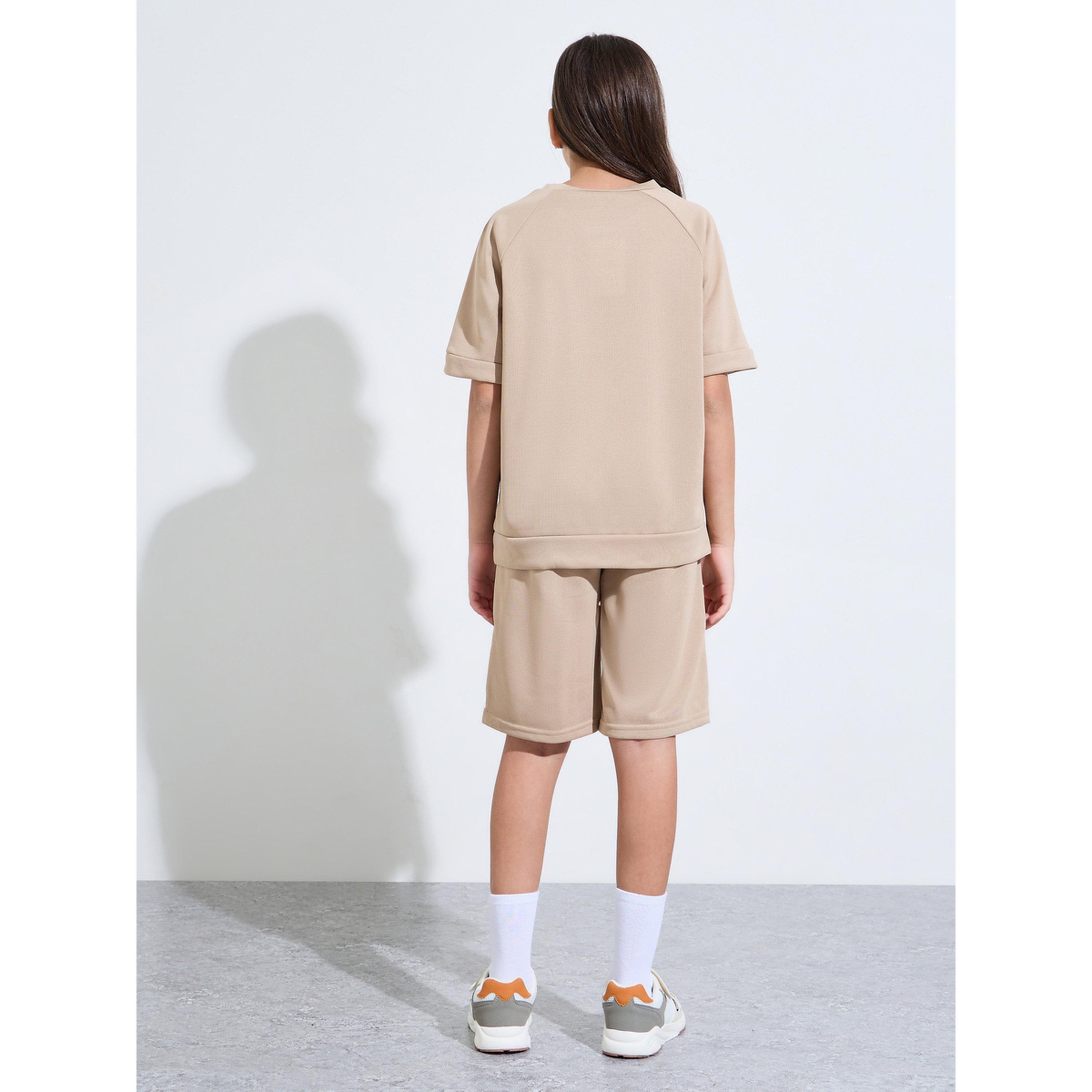 مجموعة من شورت وتيشيرت واسع بأكمام راجلان للبنات الكبار-girls-clothing-setsandcoords-image-4