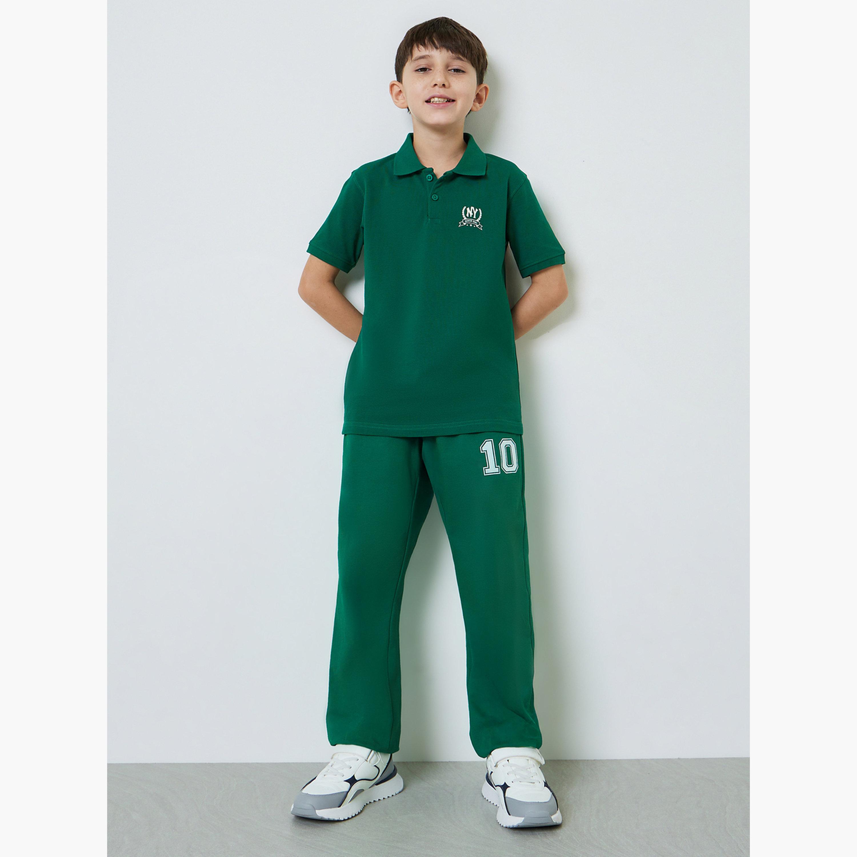 تيشيرت بولو محبوك بقصة منتظمة وطبعات على الصدر للأولاد-boys-clothing-tshirtsandpolos-image-2