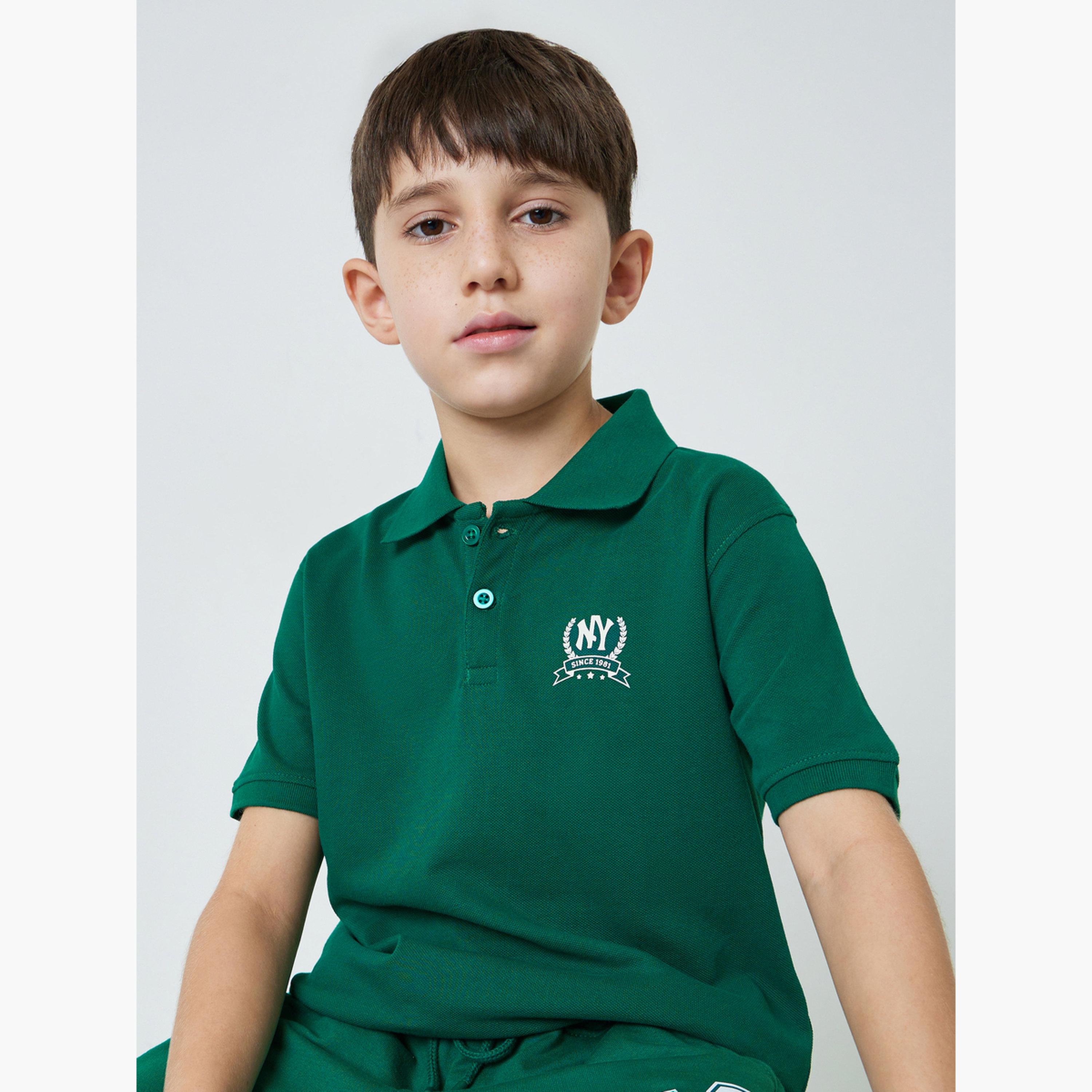 تيشيرت بولو محبوك بقصة منتظمة وطبعات على الصدر للأولاد-boys-clothing-tshirtsandpolos-image-3