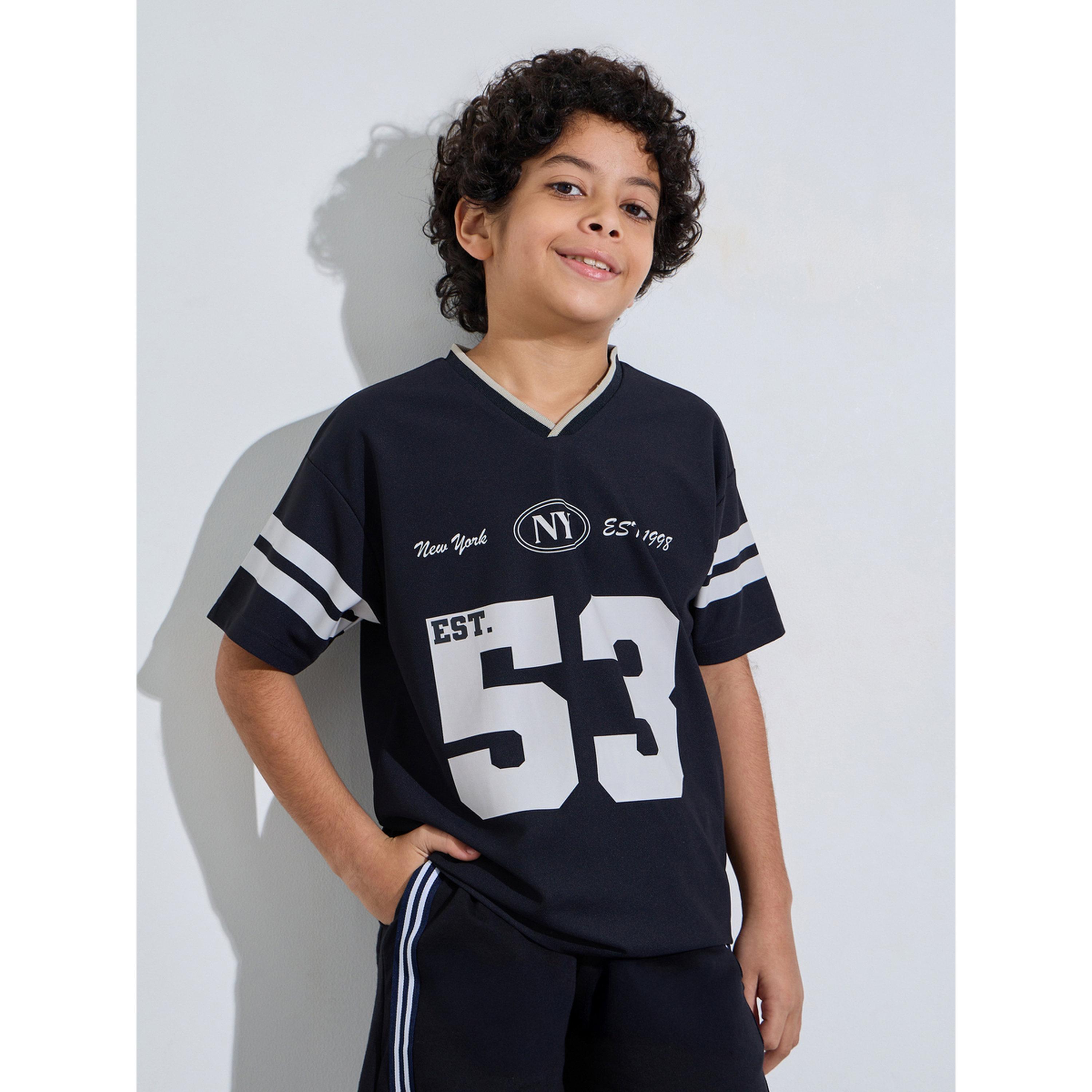 تيشيرت رياضي بطبعة جرافيك للأولاد المراهقين باللون الأسود-sports-boys-clothing-tops-image-1