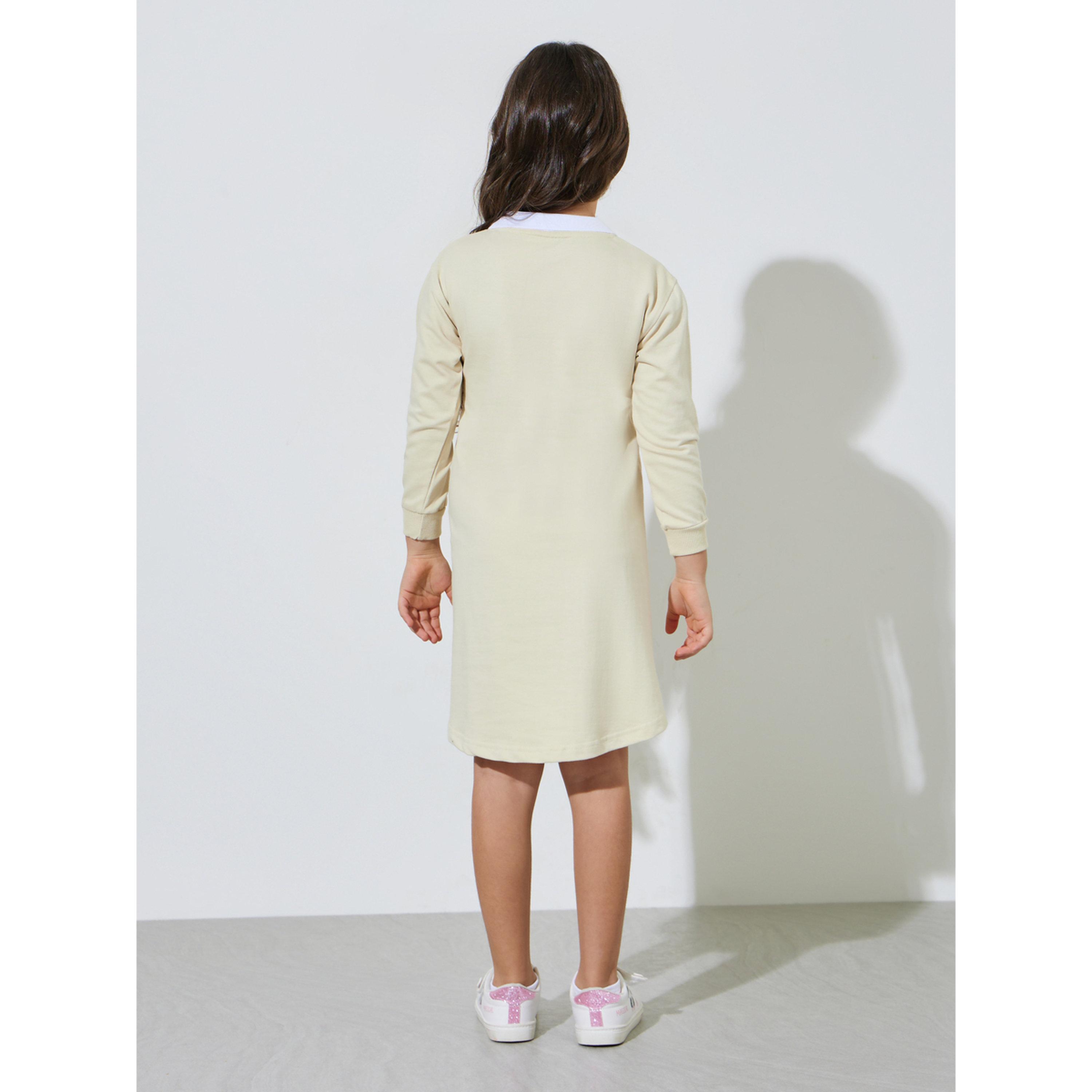 فستان سويت شيرت بطول الركبة بياقة متباينة وطبعة شعار للبنات-girls-clothing-sweatshirts-image-4