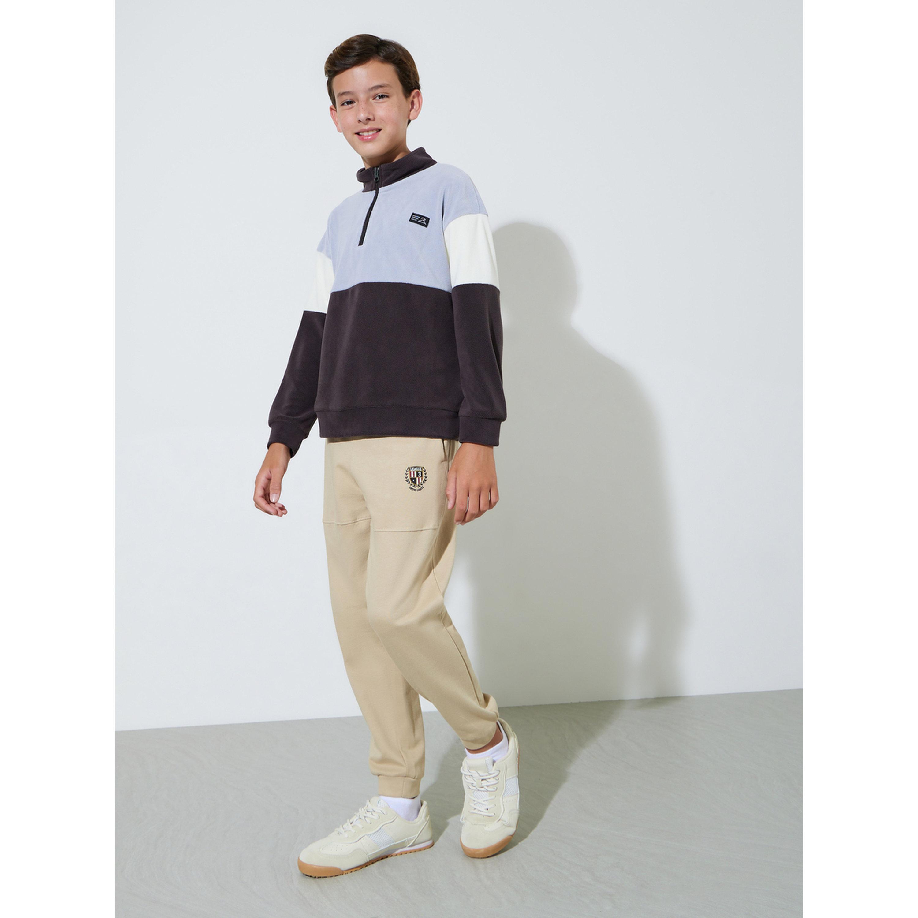 Styli Teen Boys Embroidered Pocket Details Cuffed Joggers-boys-clothing-bottoms-joggersandtrackpants-image-2