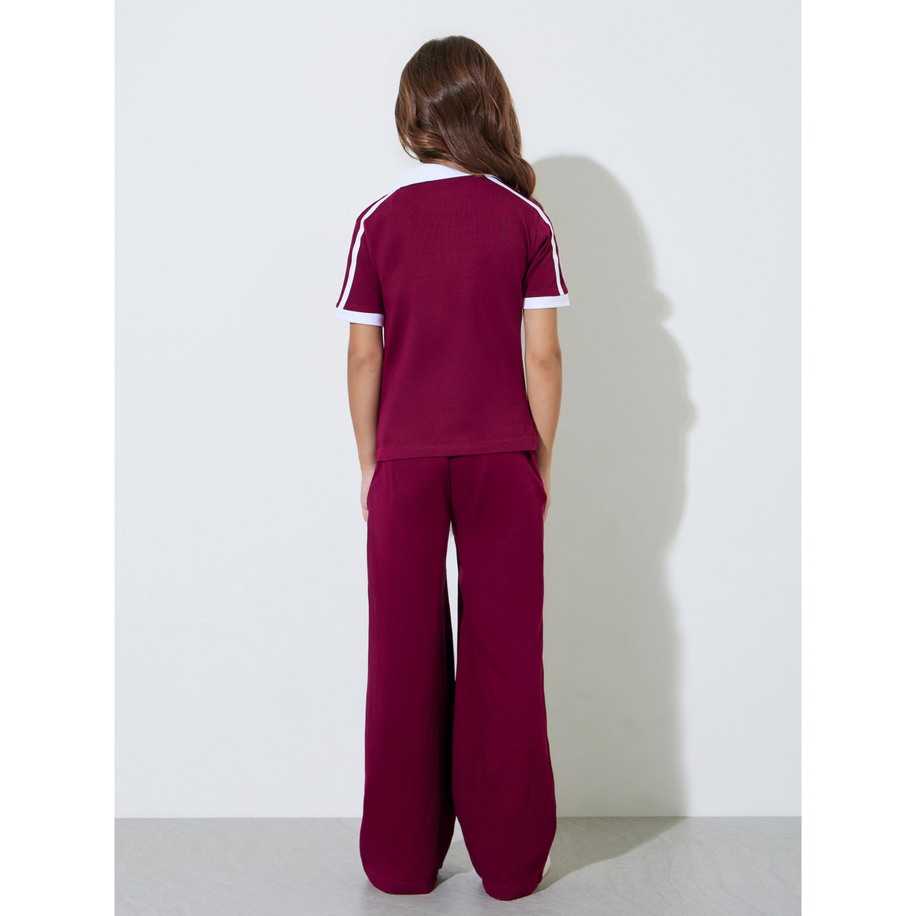 مجموعة من بنطال جوغر وتيشيرت بولو مخطط على الجوانب ومطبوع للبنات باللون العنابي-girls-clothing-setsandcoords-image-3