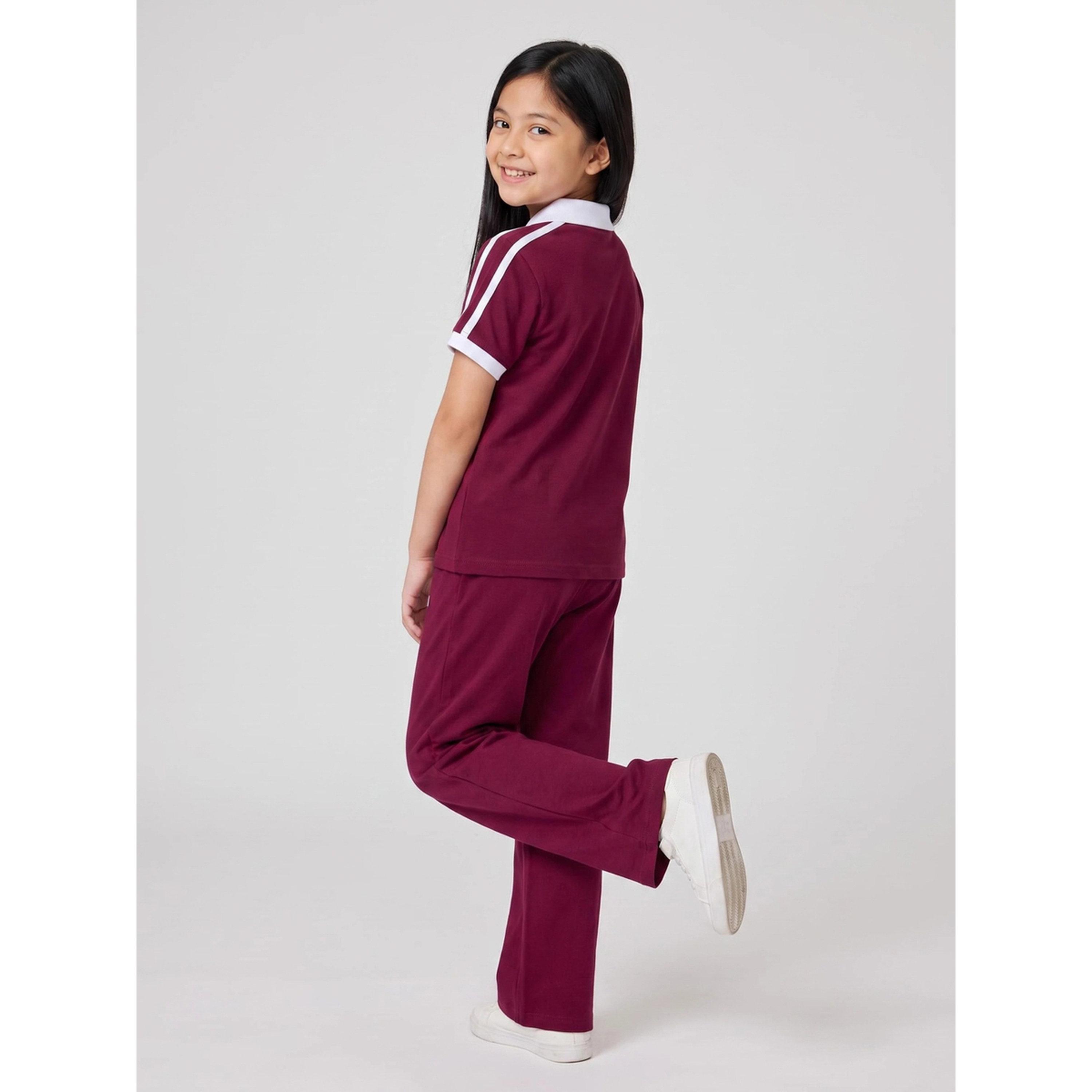طقم بيجاما من بنطال جوغر بأرجل واسعة وتيشيرت بولو مطبوع للبنات باللون العنابي-girls-clothing-setsandcoords-image-3