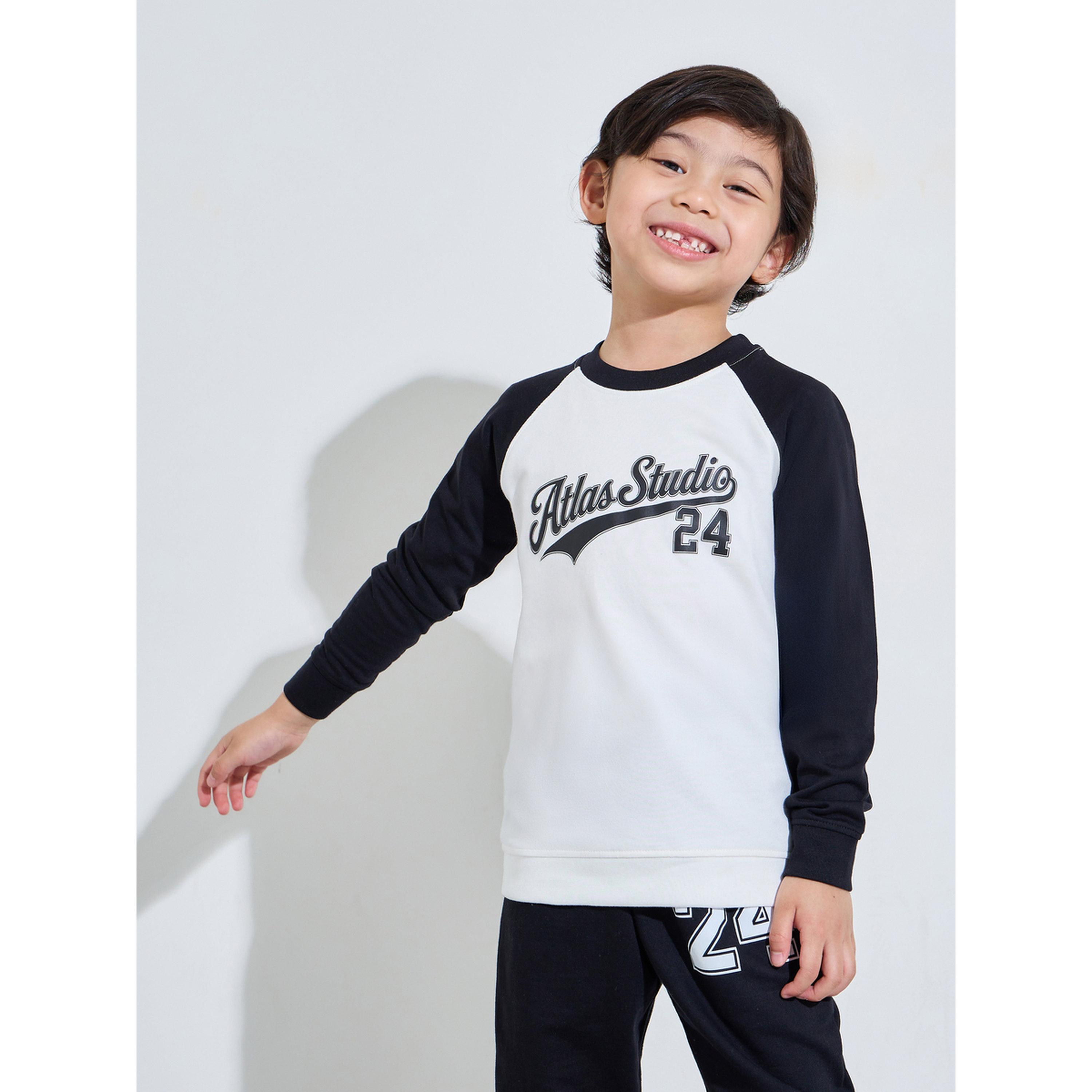 طقم من جوغر بحافة مطوية وسويت شيرت بأكمام ريجلان وطبعة جرافيك للأولاد-boys-clothing-setsandcoords-image-2