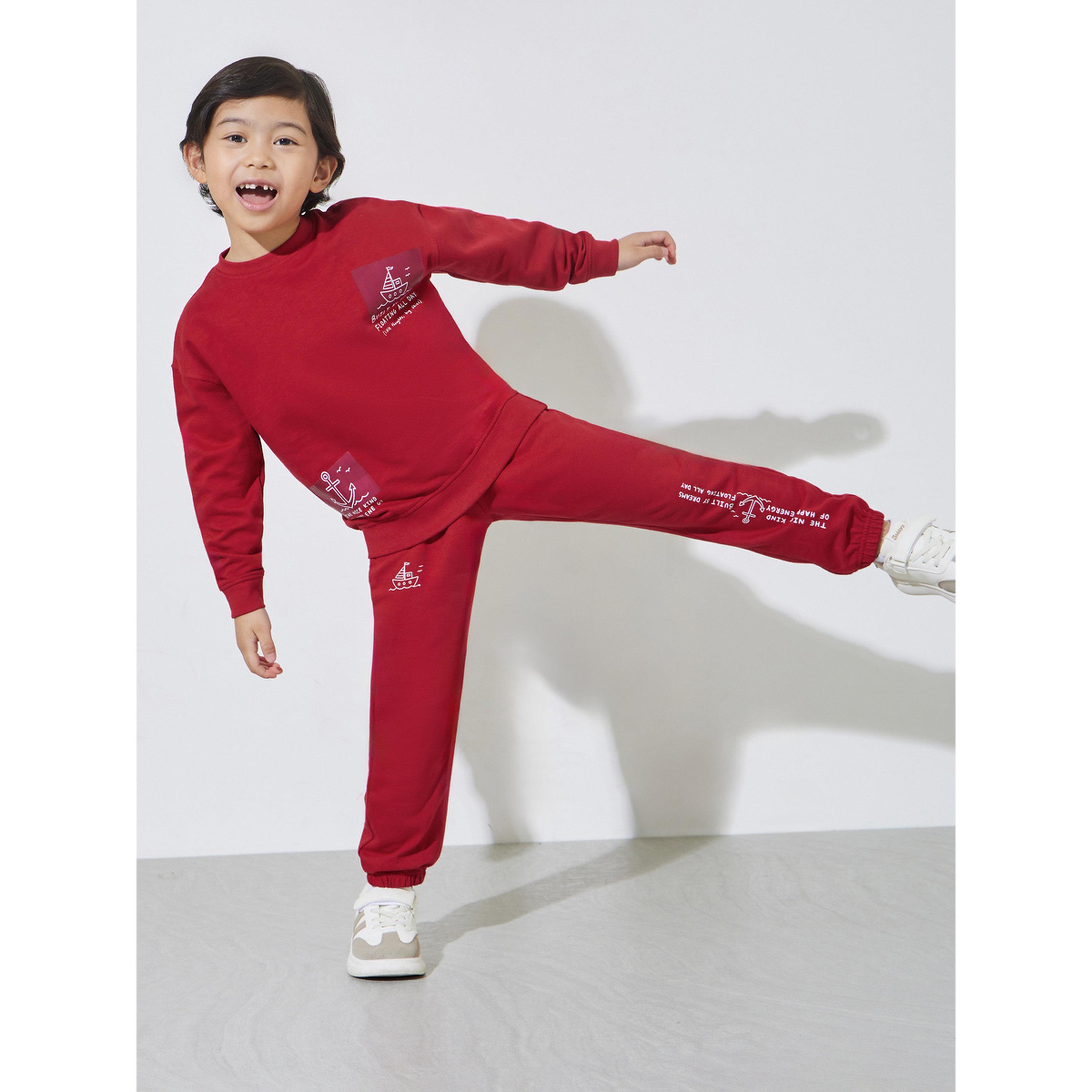 مجموعة من بنطال جوغر وسويت شيرت بقصة عادية وطبعة جرافيك للأولاد باللون الأحمر-boys-clothing-setsandcoords-image-3