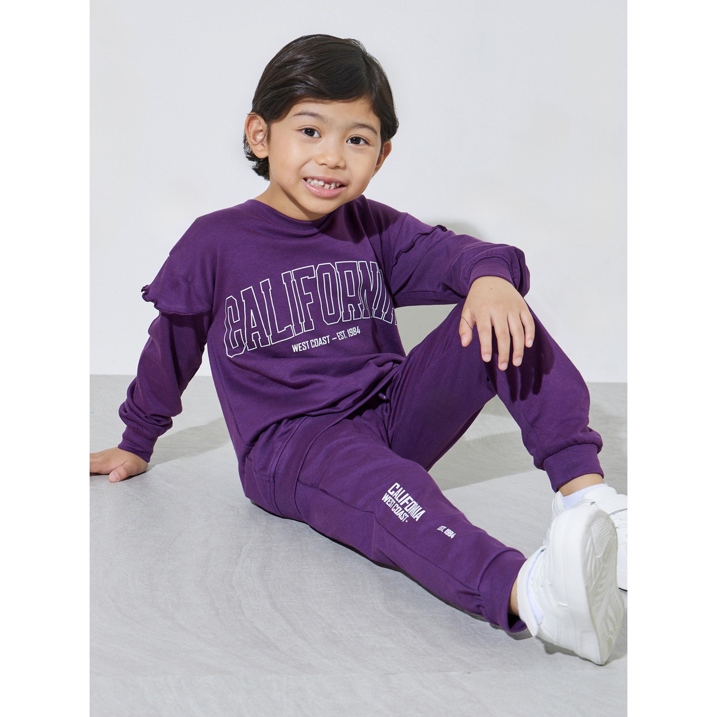 مجموعة من بنطال جوغر وسويت شيرت بقصة عادية وطبعة جرافيك للأولاد باللون البنفسجي-boys-clothing-setsandcoords-image-4