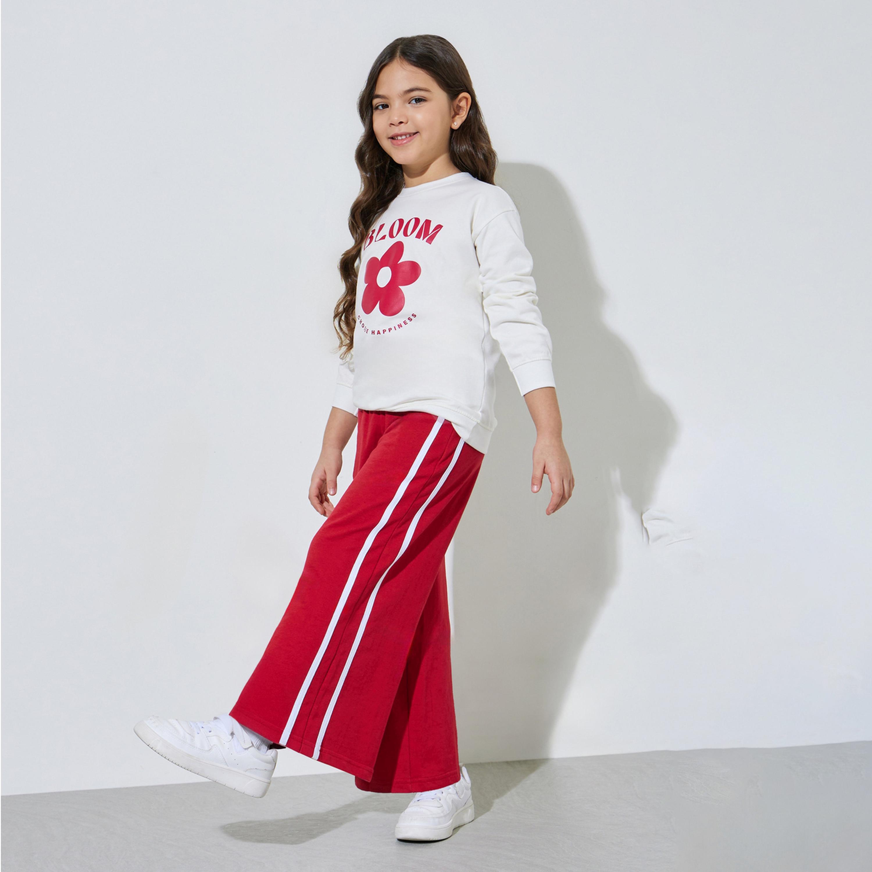 مجموعة من بنطال جوغر بأشرطة جانبية وسويت شيرت بطبعة جرافيك للبنات-girls-clothing-setsandcoords-image-1