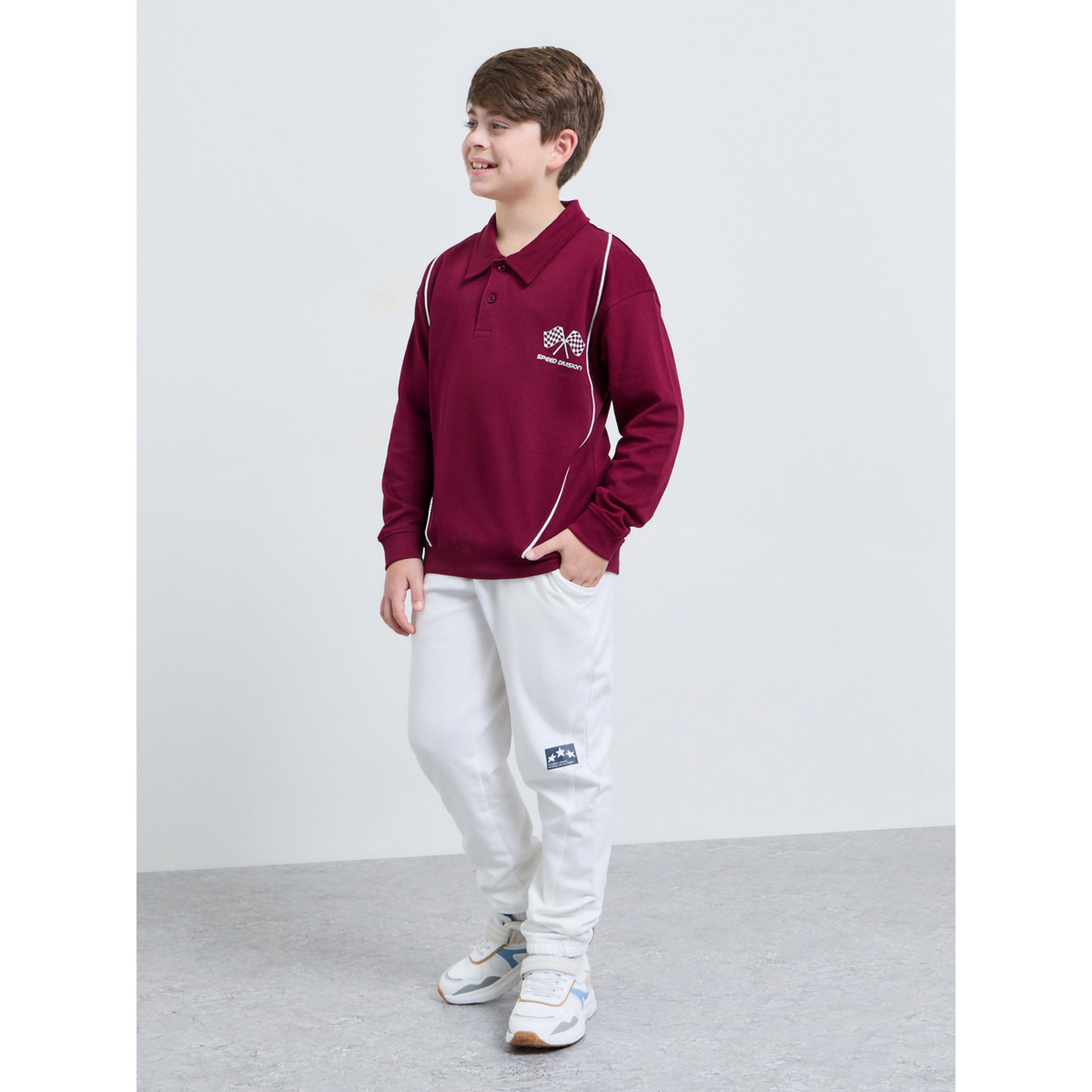 طقم من جوغر أبيض وسويت شيرت بولو مطبوع بورجوندي للأولاد المراهقين-boys-clothing-setsandcoords-image-1