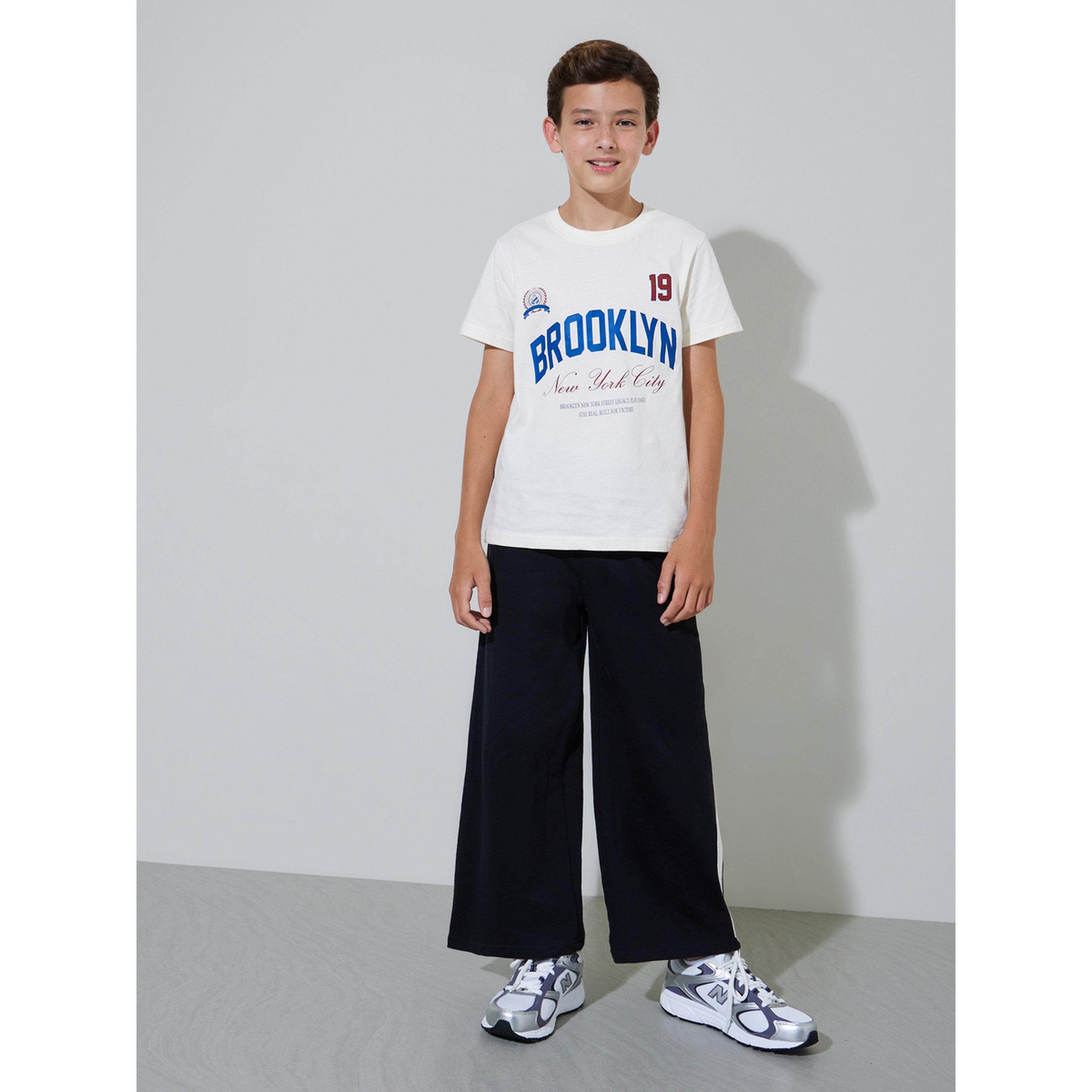 تيشيرت بقصة عادية بطبعة جرافيك للأولاد - أوف وايت-boys-clothing-tshirtsandpolos-image-2